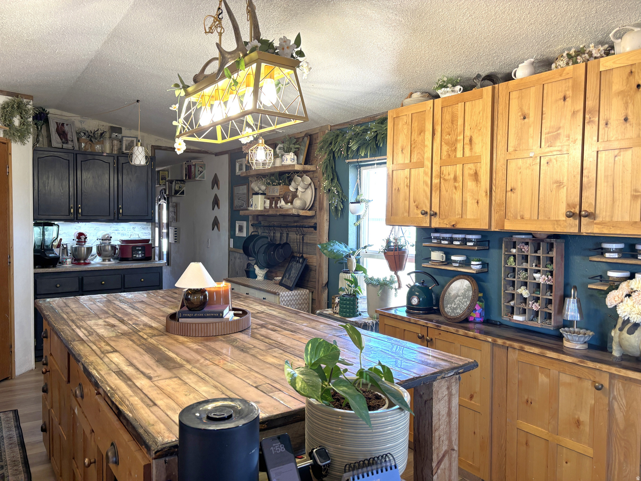 1166 E HIGHWAY 491