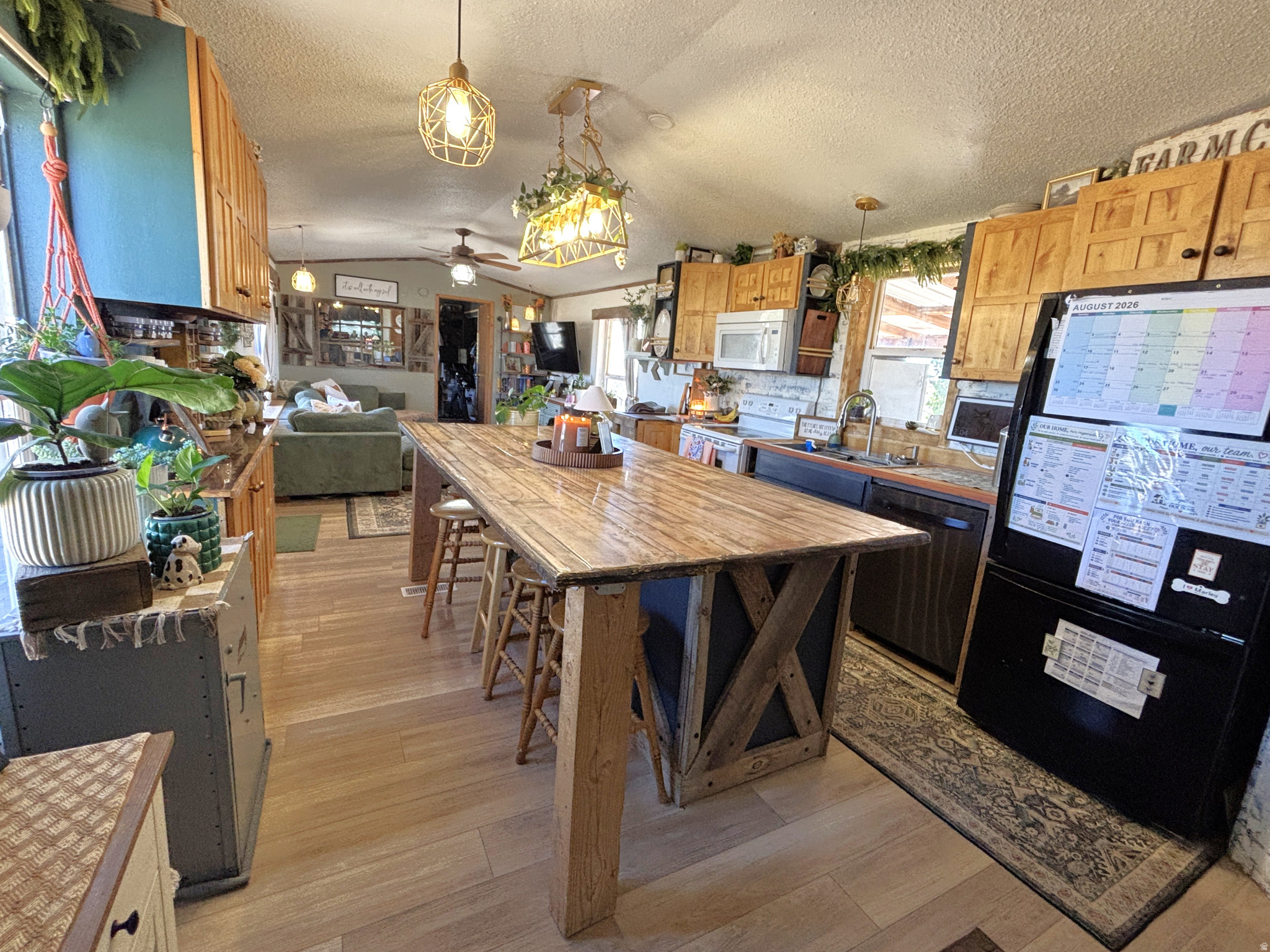 1166 E HIGHWAY 491
