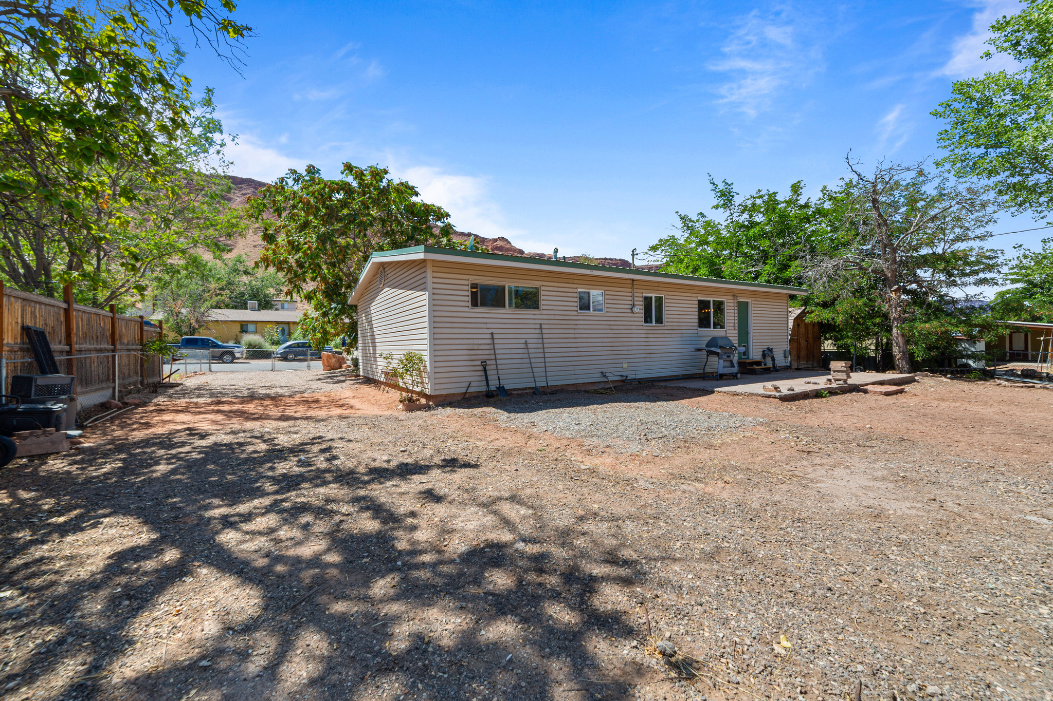 549 MOUNTAIN DR