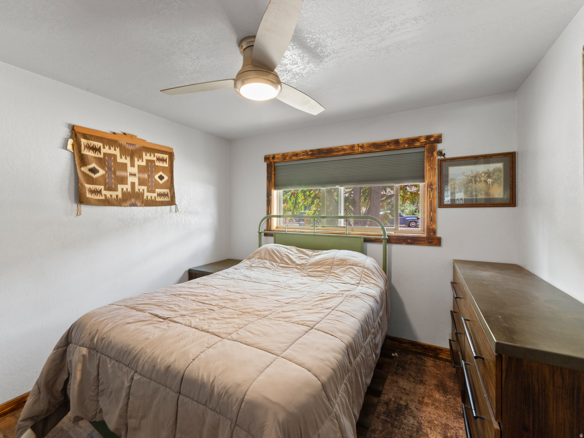 549 MOUNTAIN DR
