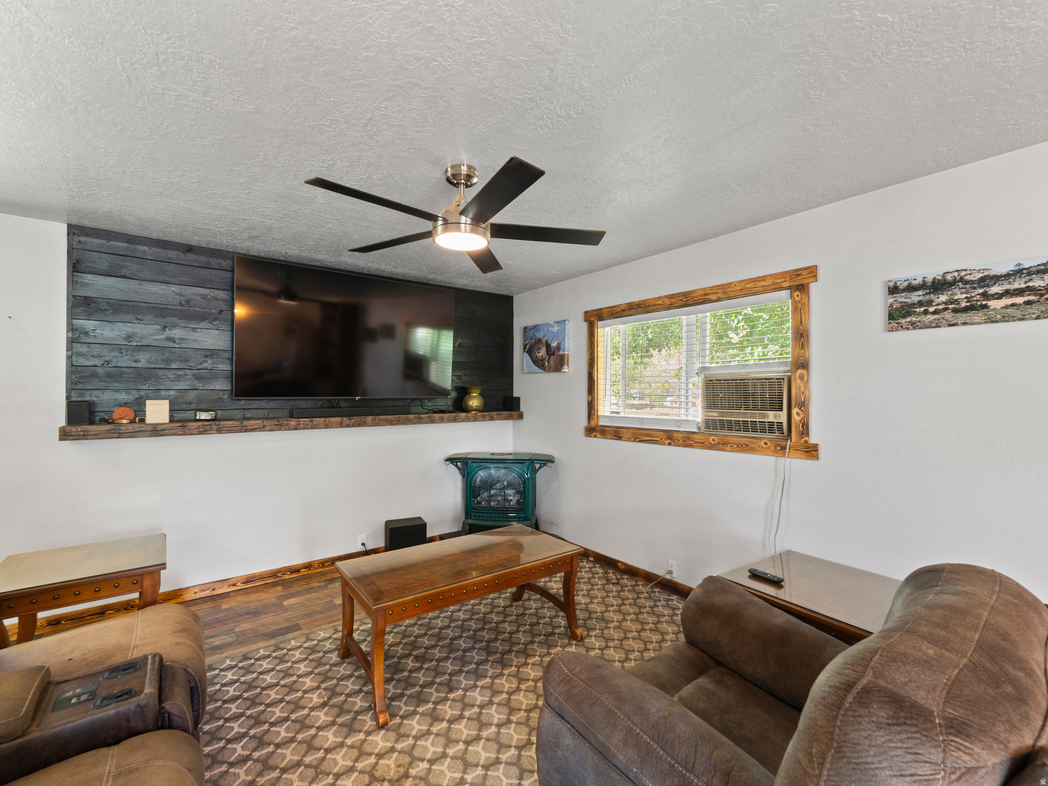 549 MOUNTAIN DR
