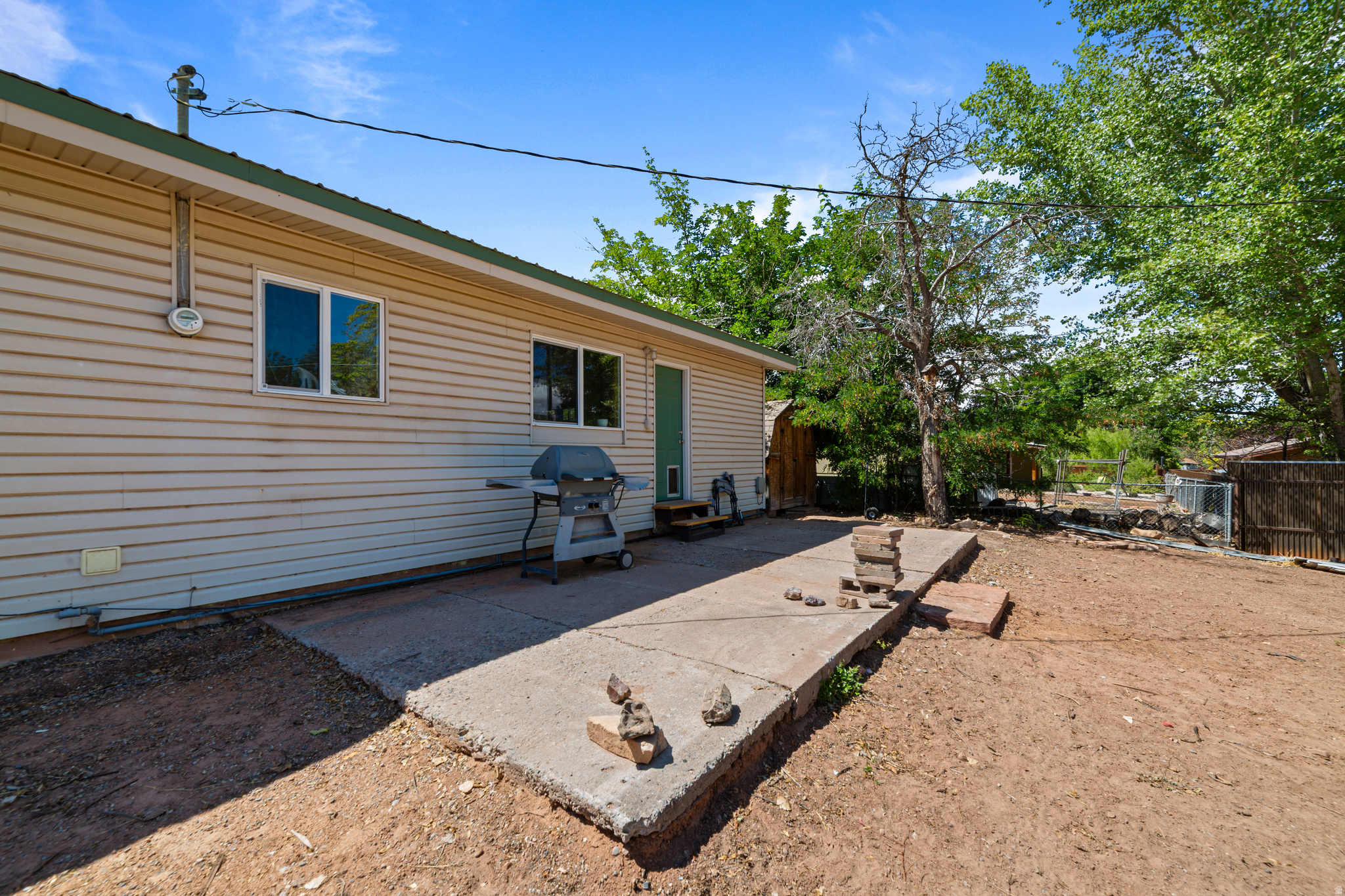549 MOUNTAIN DR
