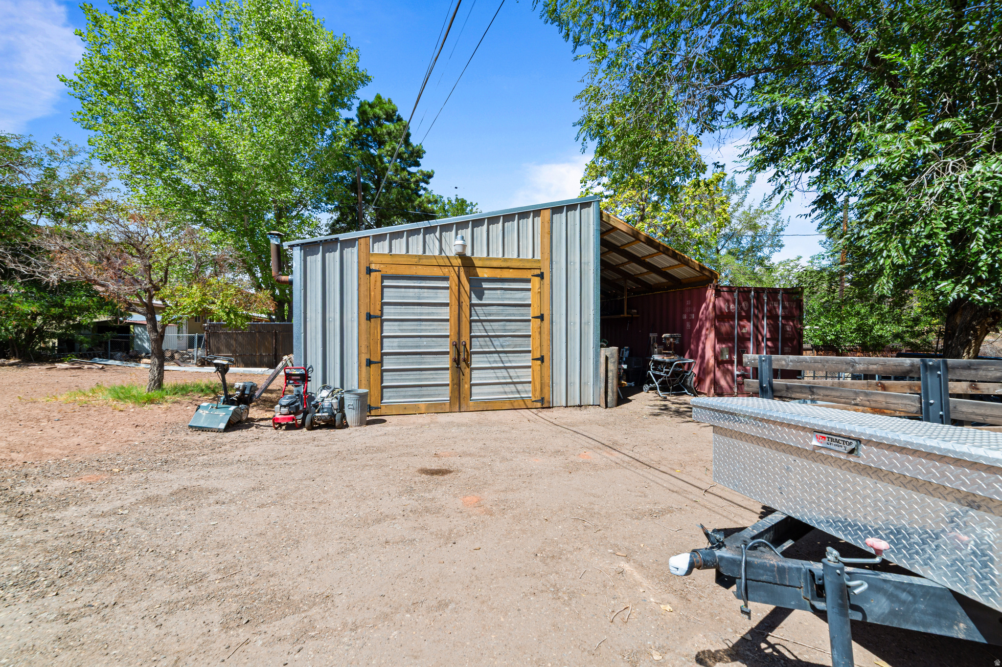 549 MOUNTAIN DR