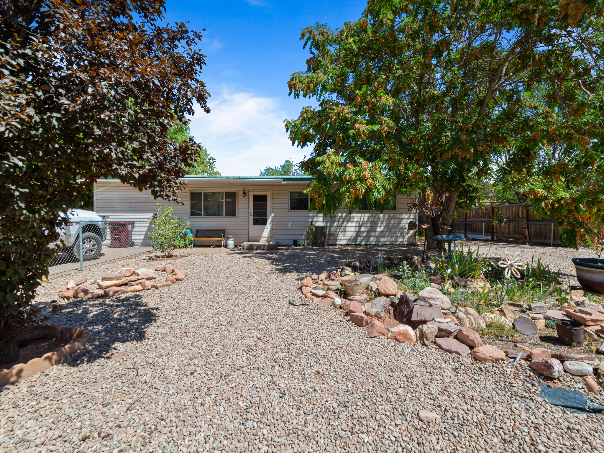 549 MOUNTAIN DR