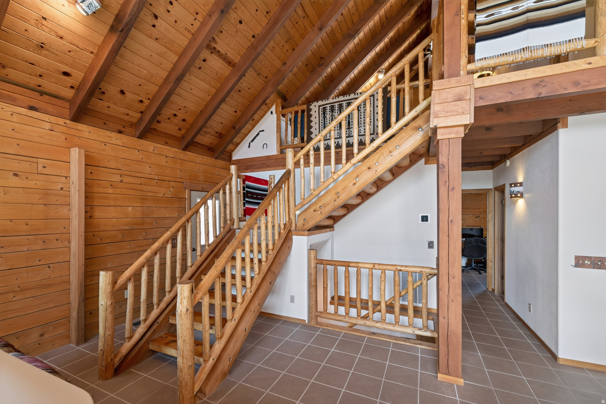 1707 KAYENTA DR