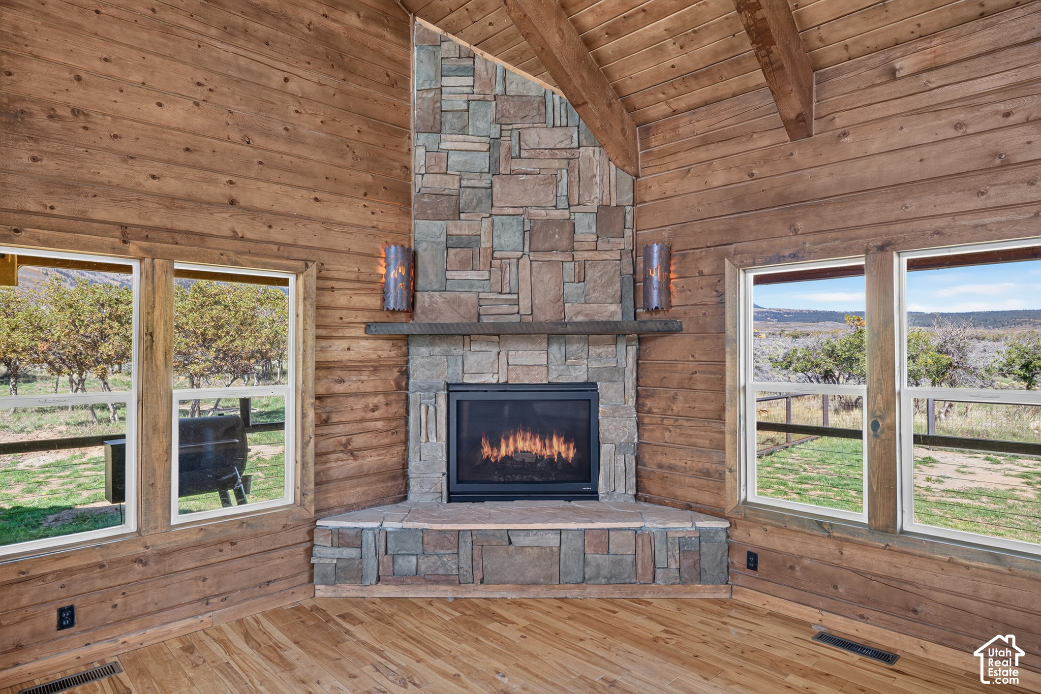 16 N PORCUPINE LN