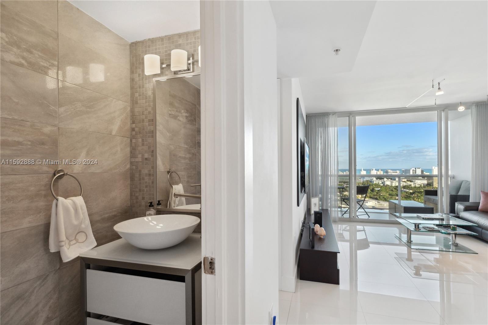 1800 Sunset Harbour Dr # 2409