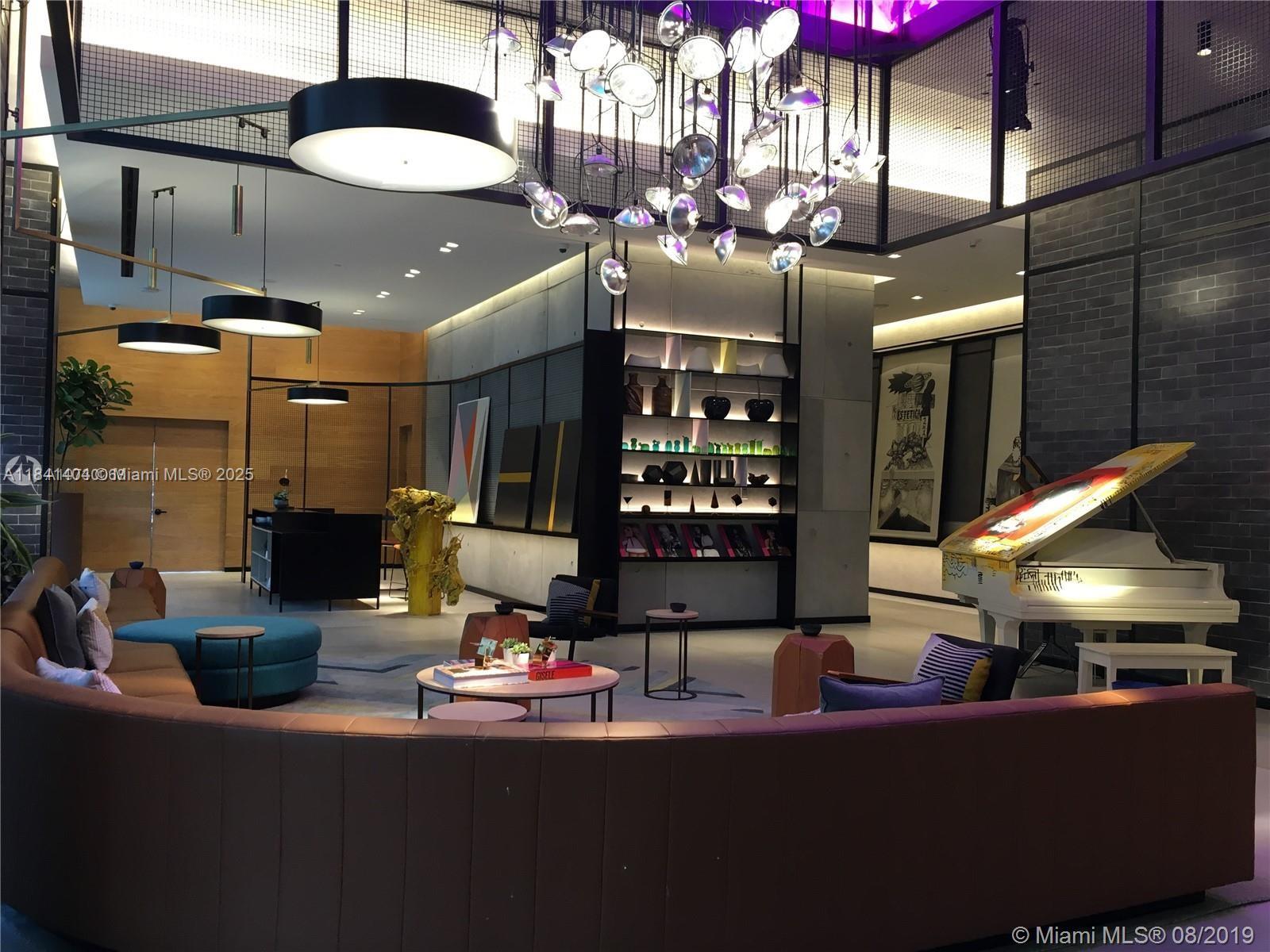 121 NE 34th St # L205