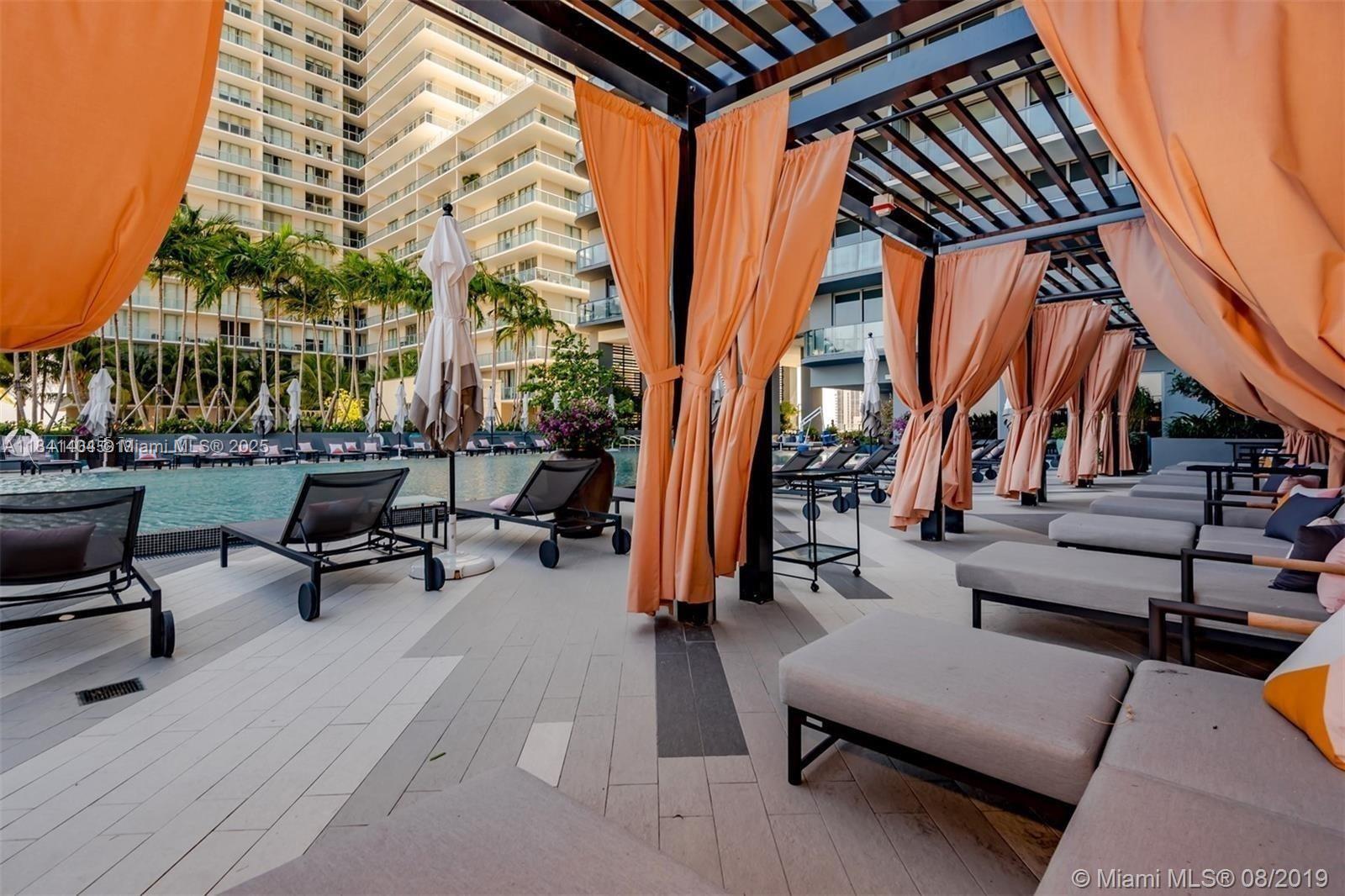 121 NE 34th St # L205