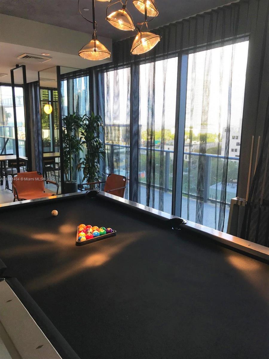 121 NE 34th St # L205