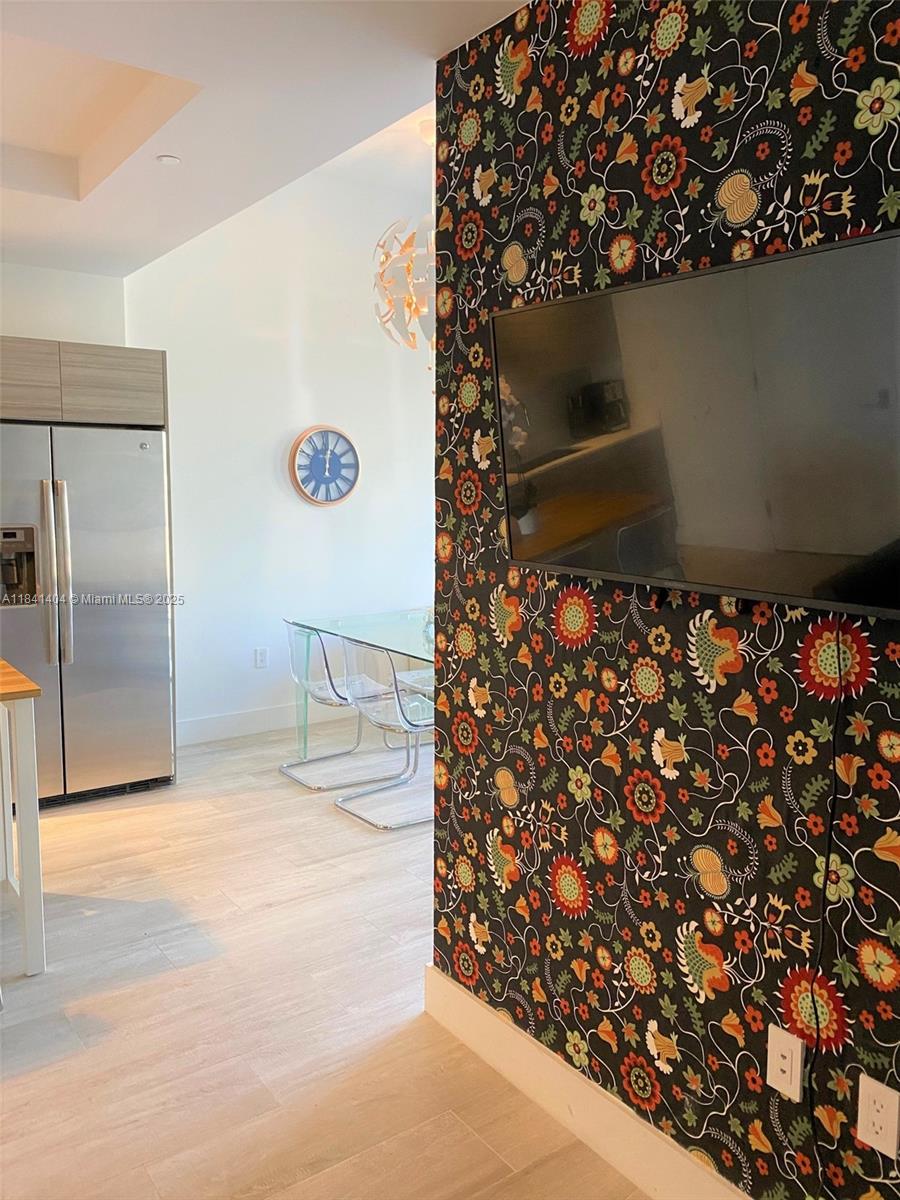 121 NE 34th St # L205