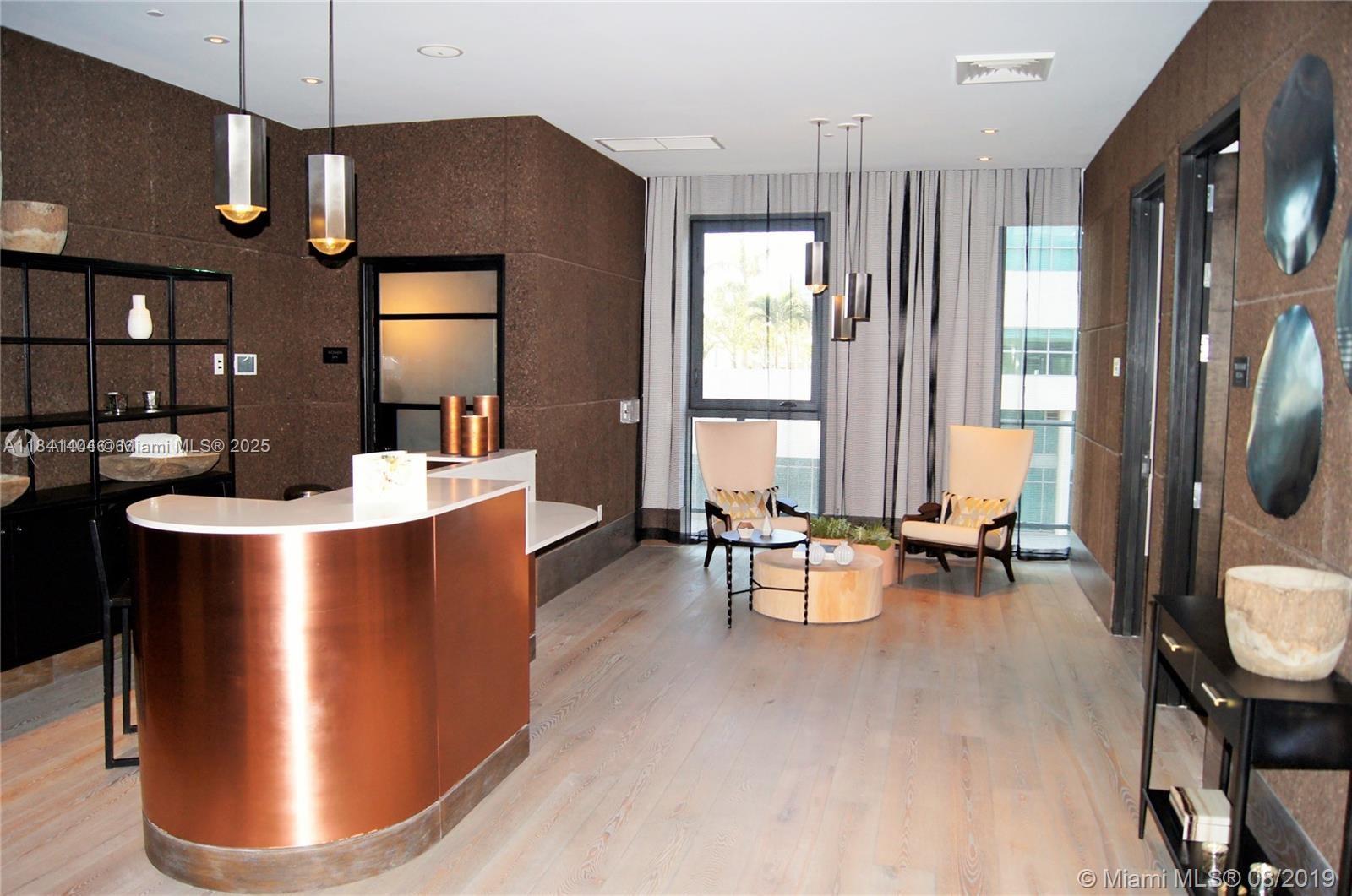 121 NE 34th St # L205