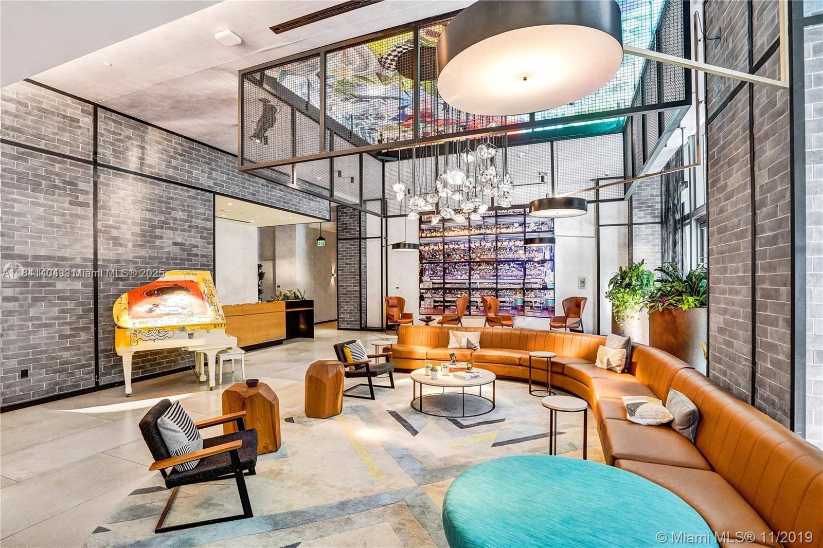 121 NE 34th St # L205