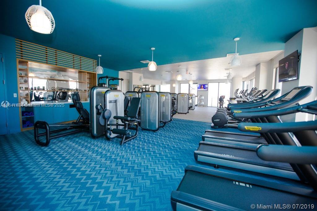 121 NE 34th St # L205