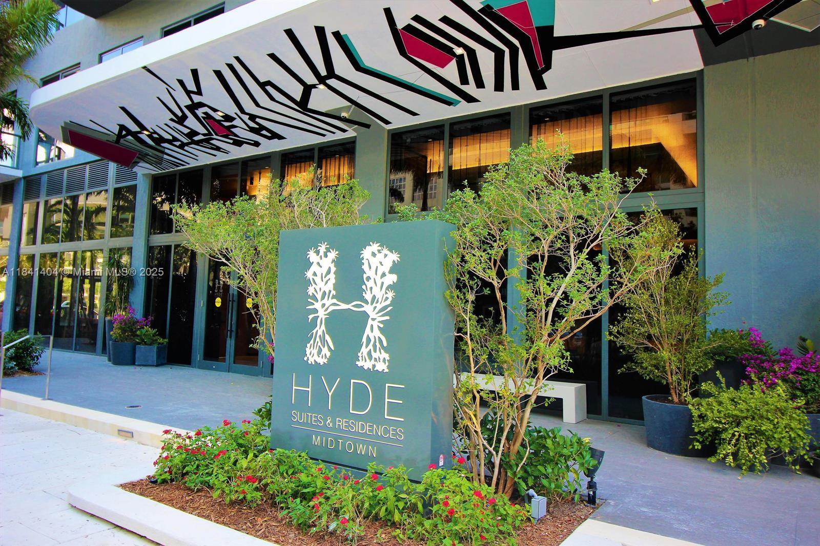 121 NE 34th St # L205