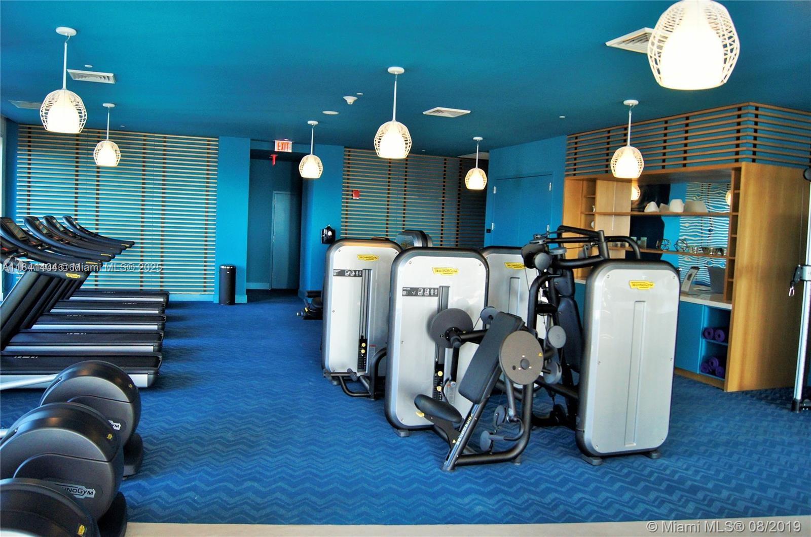 121 NE 34th St # L205