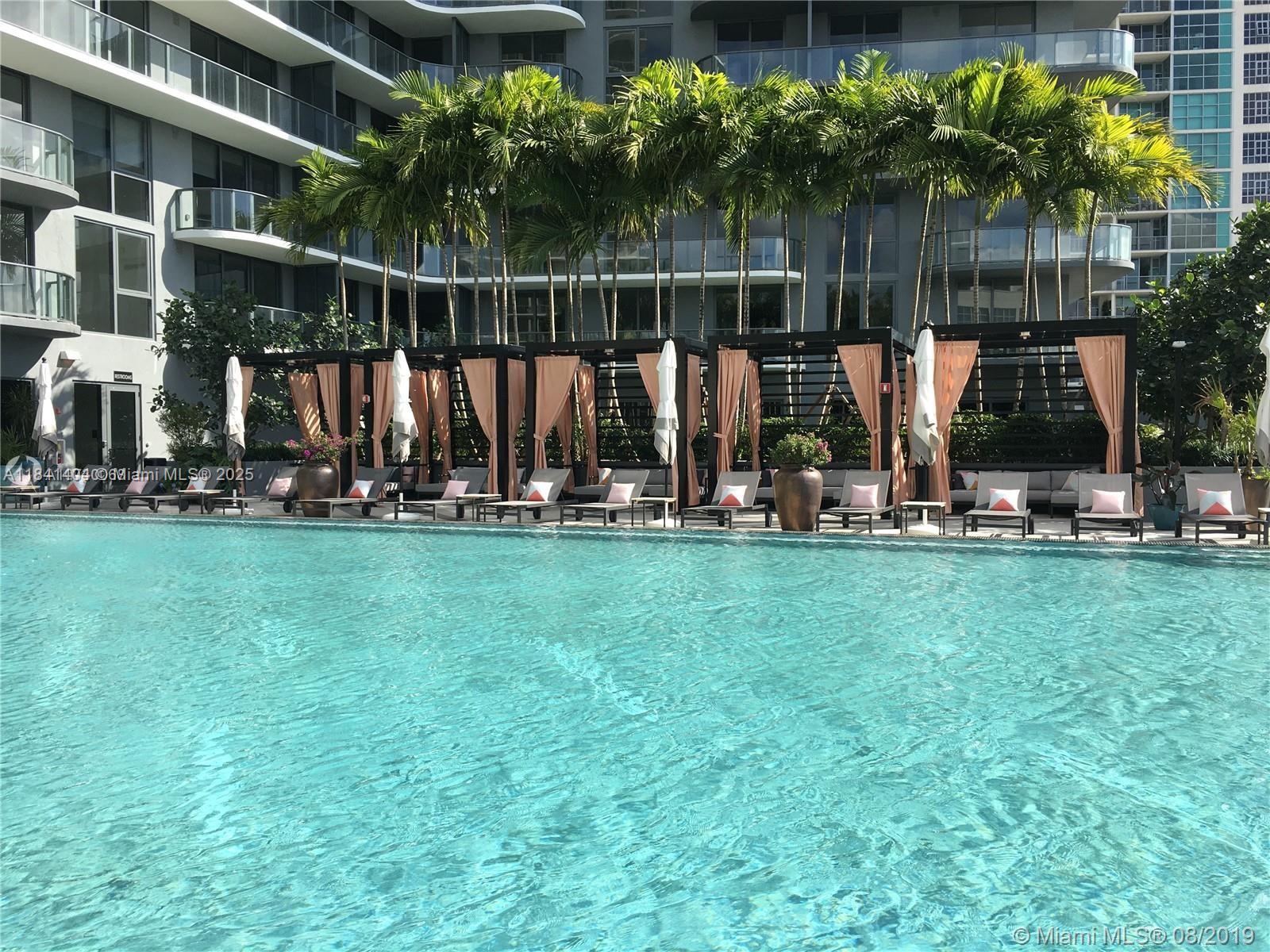 121 NE 34th St # L205