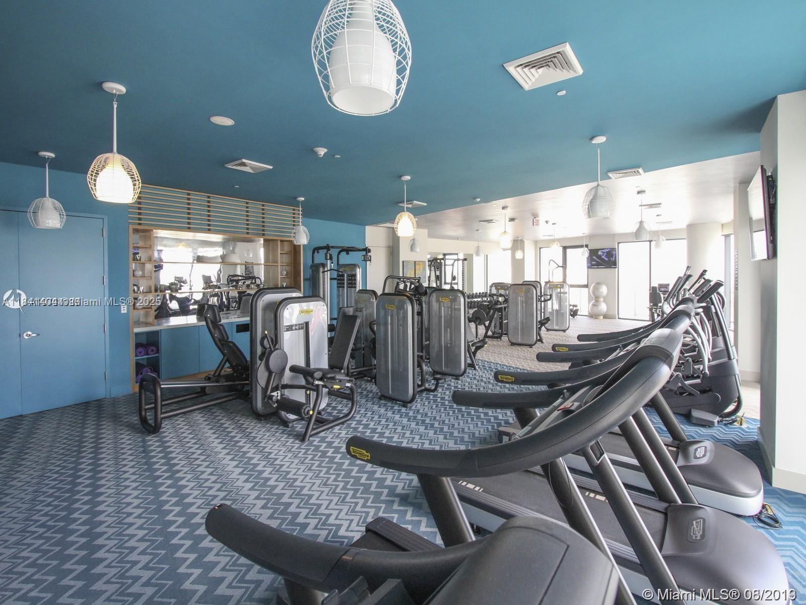 121 NE 34th St # L205