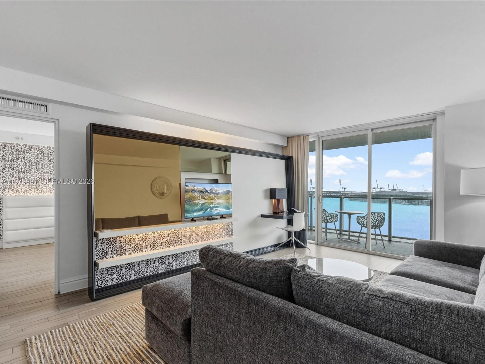 1100 West Ave # 1414