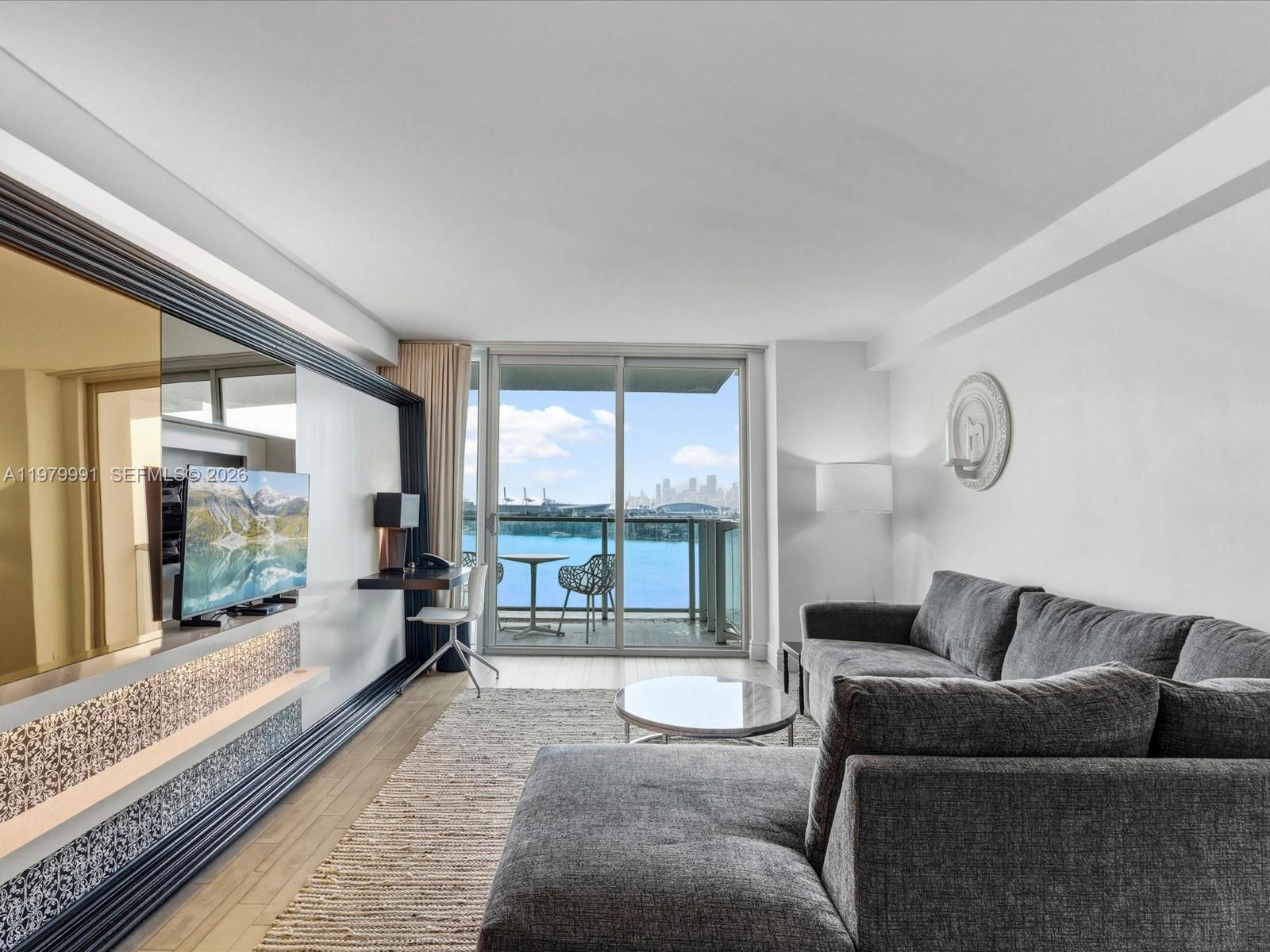 1100 West Ave # 1414