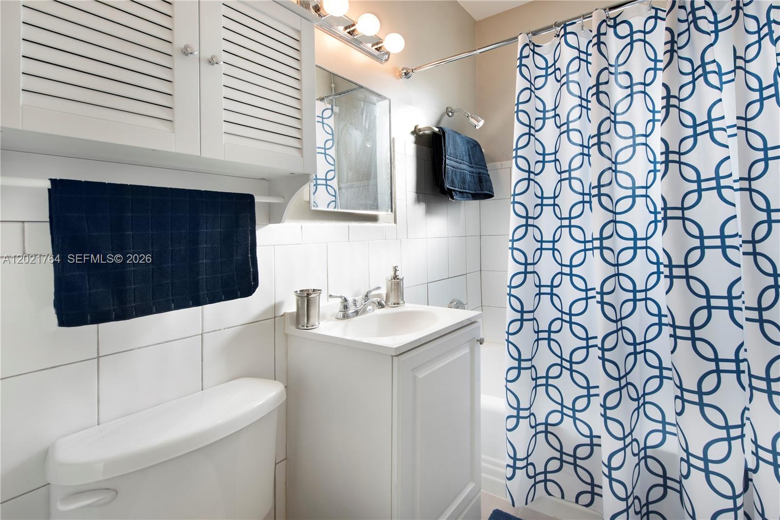 3710 Collins Ave # 305 Unit: N-305