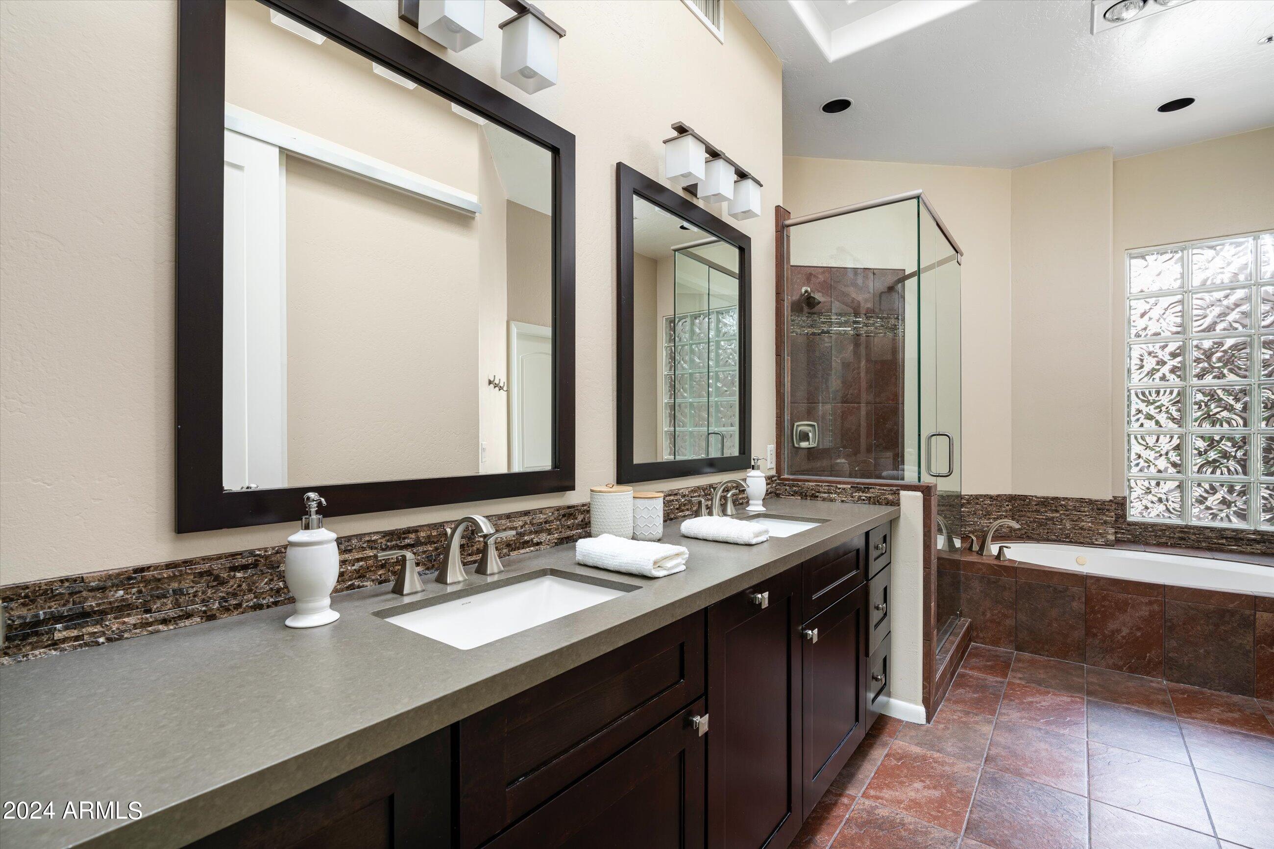 6711 E CAMELBACK Road # 33
