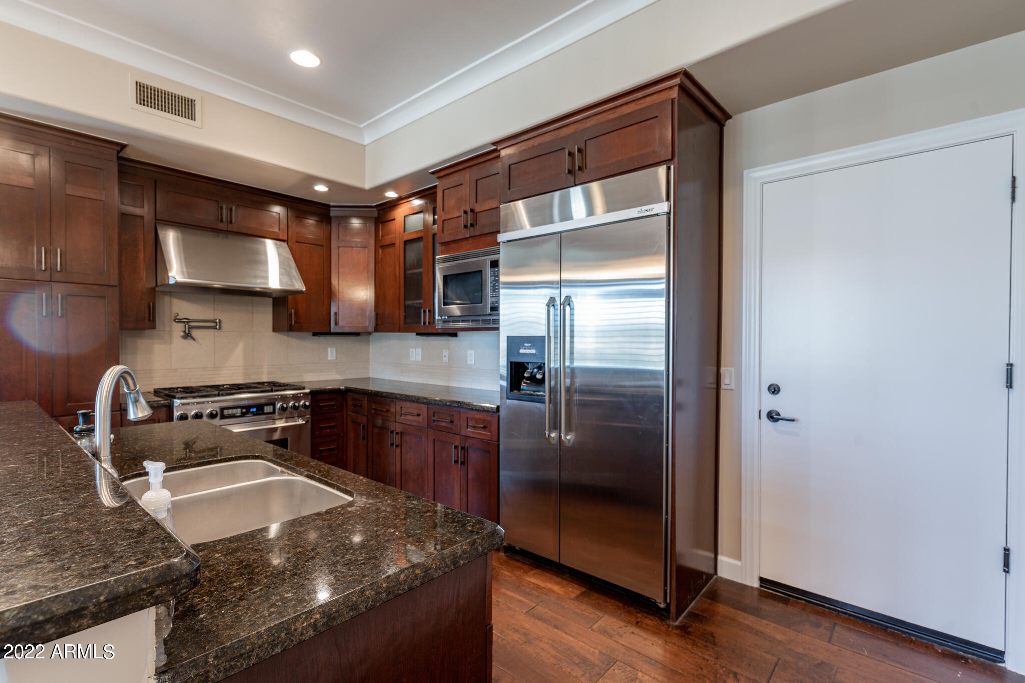4931 N WOODMERE FAIRWAY -- # 1005