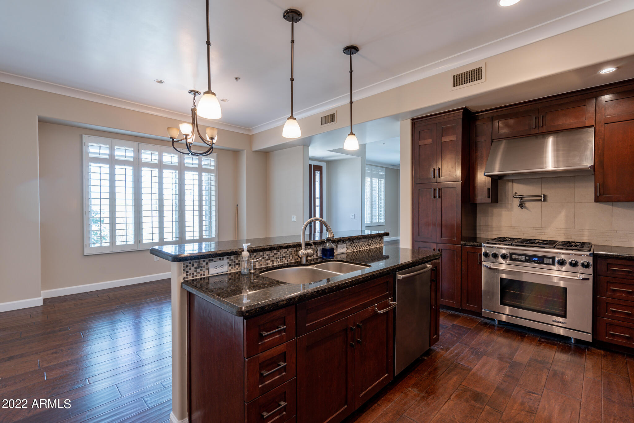 4931 N WOODMERE FAIRWAY -- # 1005