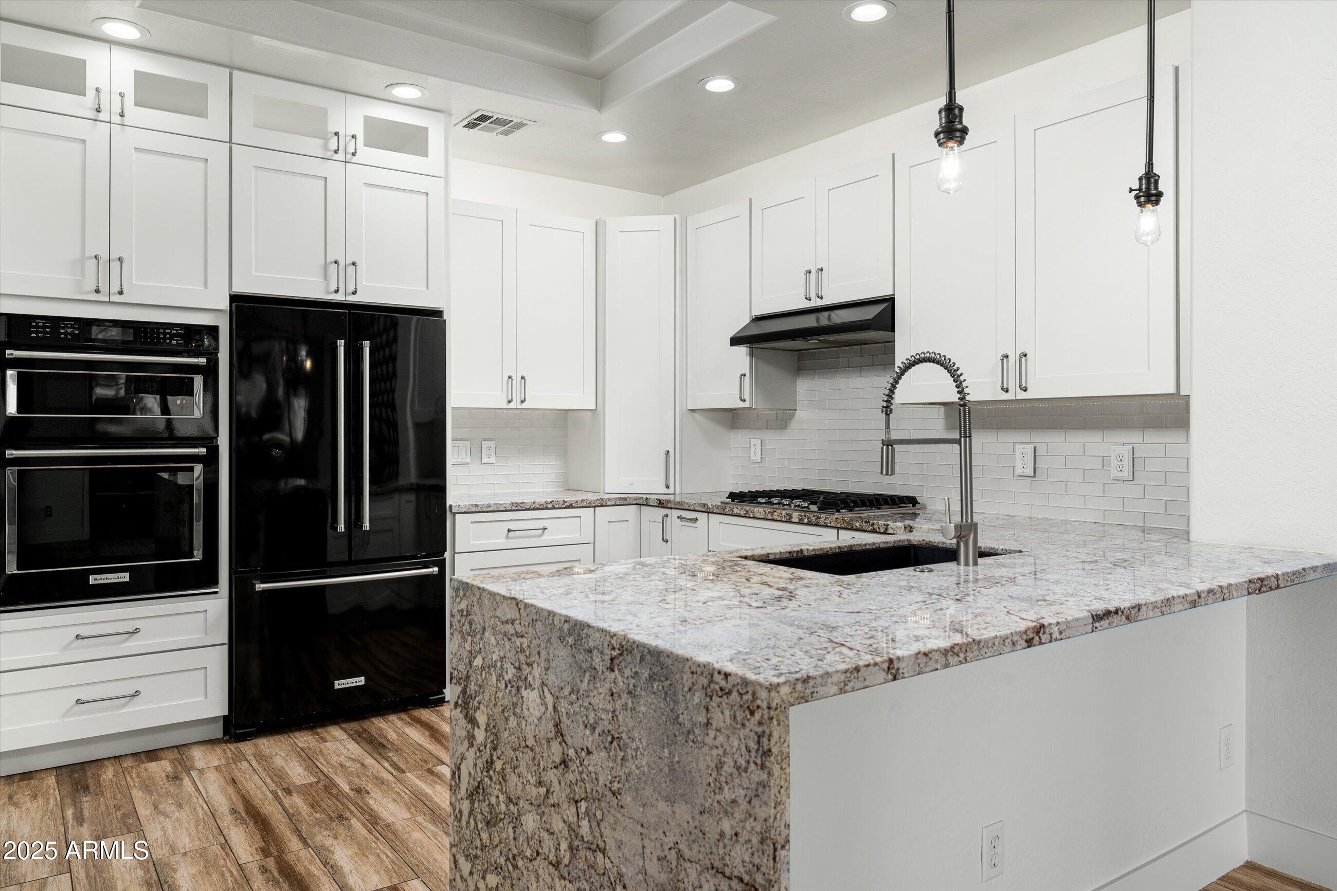 20802 N GRAYHAWK Drive, 1123
