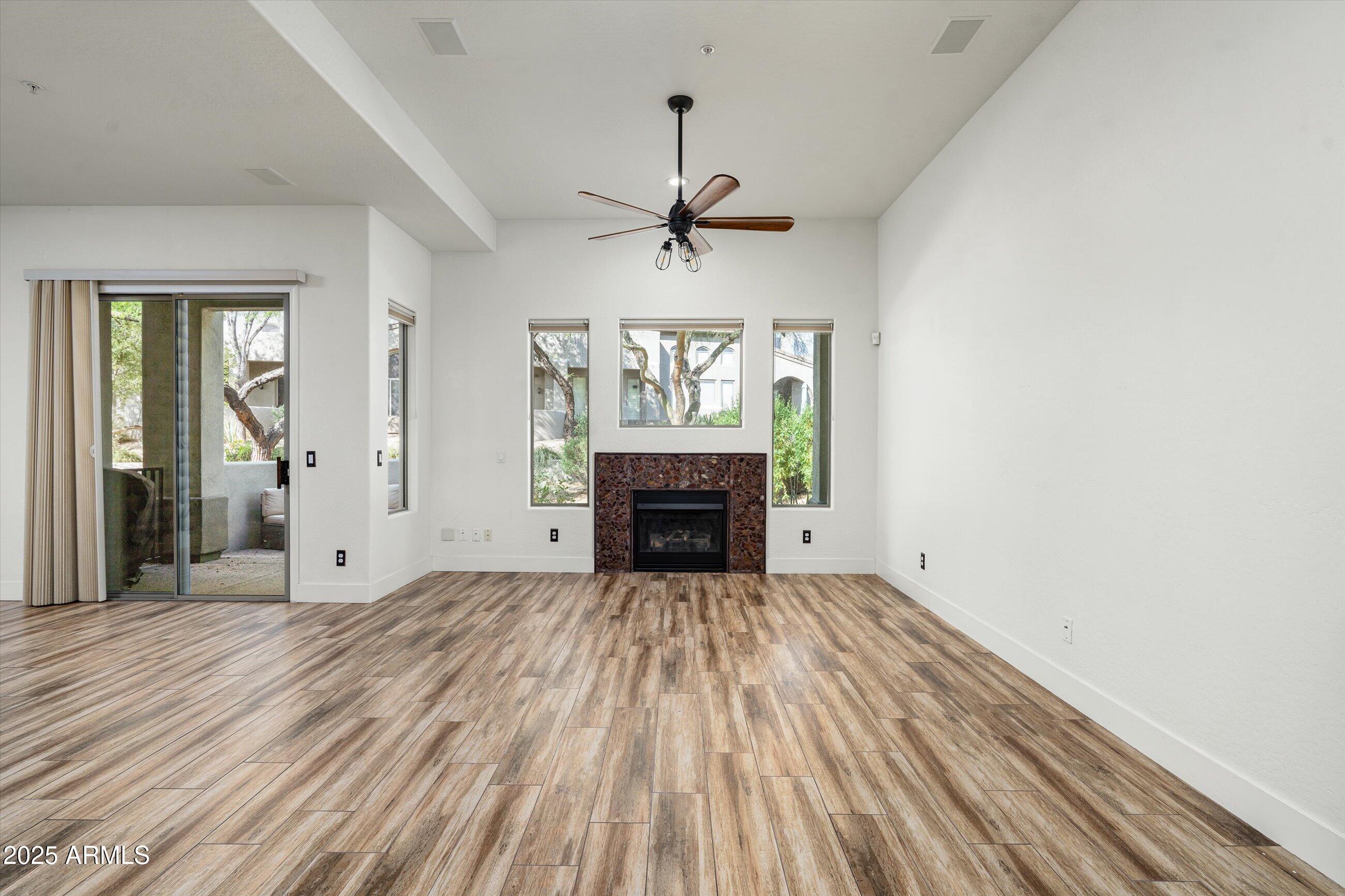 20802 N GRAYHAWK Drive, 1123