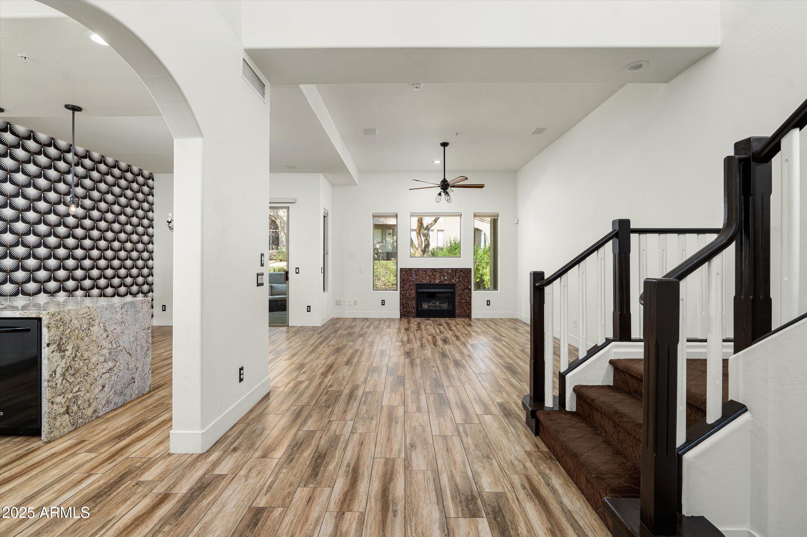 20802 N GRAYHAWK Drive, 1123