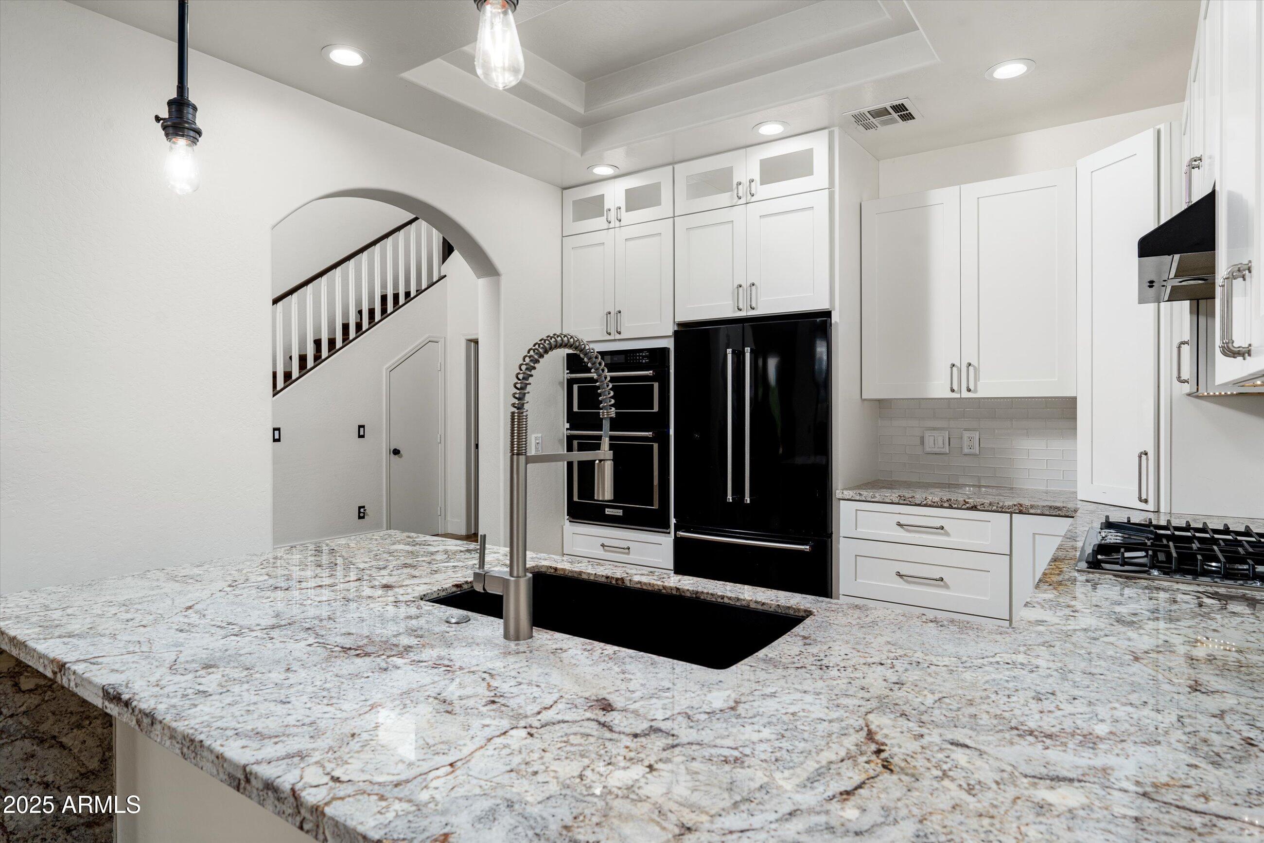 20802 N GRAYHAWK Drive, 1123