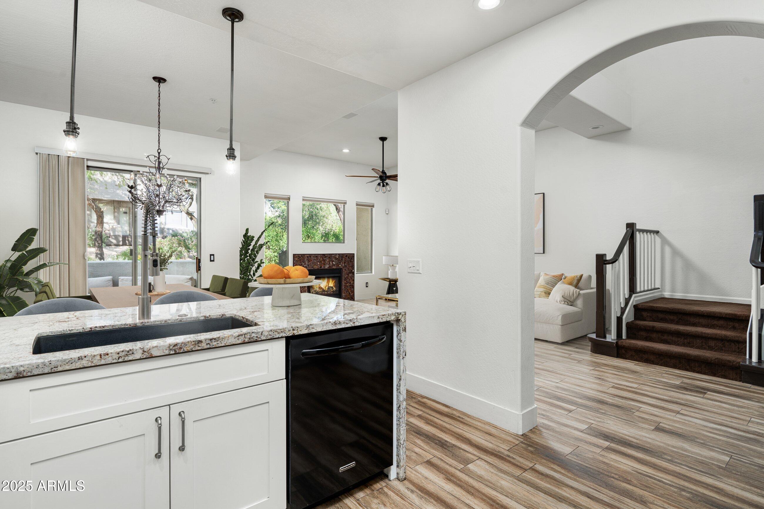 20802 N GRAYHAWK Drive, 1123
