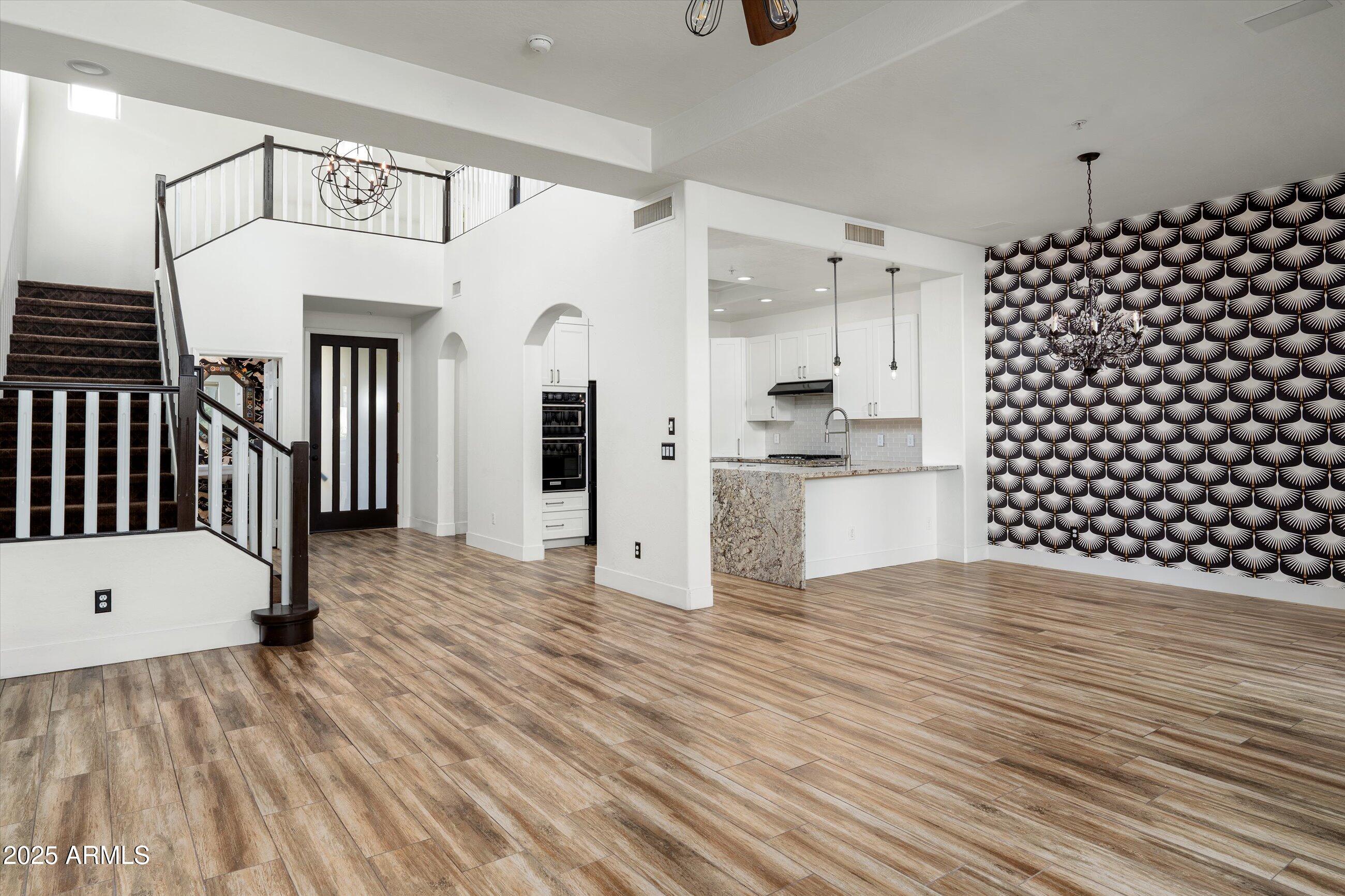 20802 N GRAYHAWK Drive, 1123