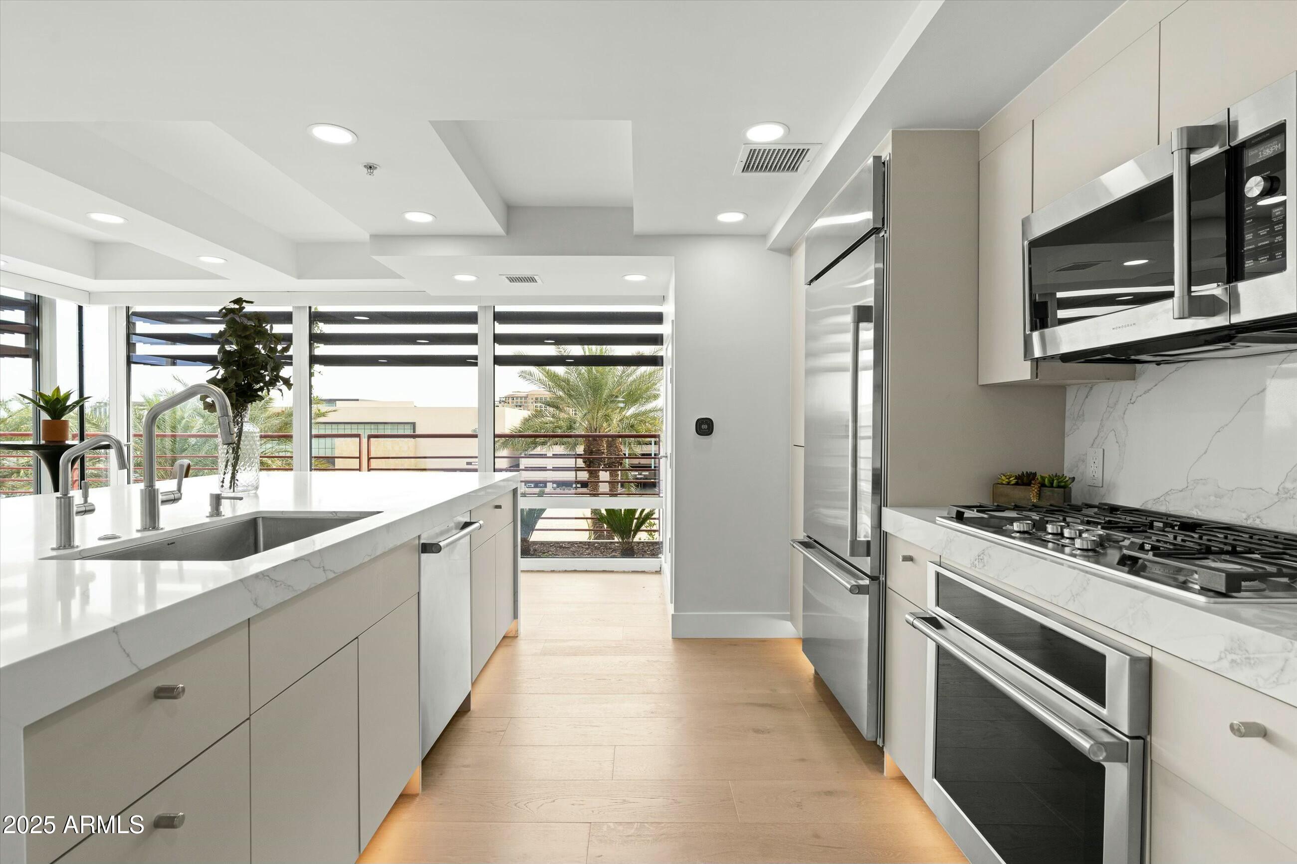 7137 E RANCHO VISTA Drive, 5001