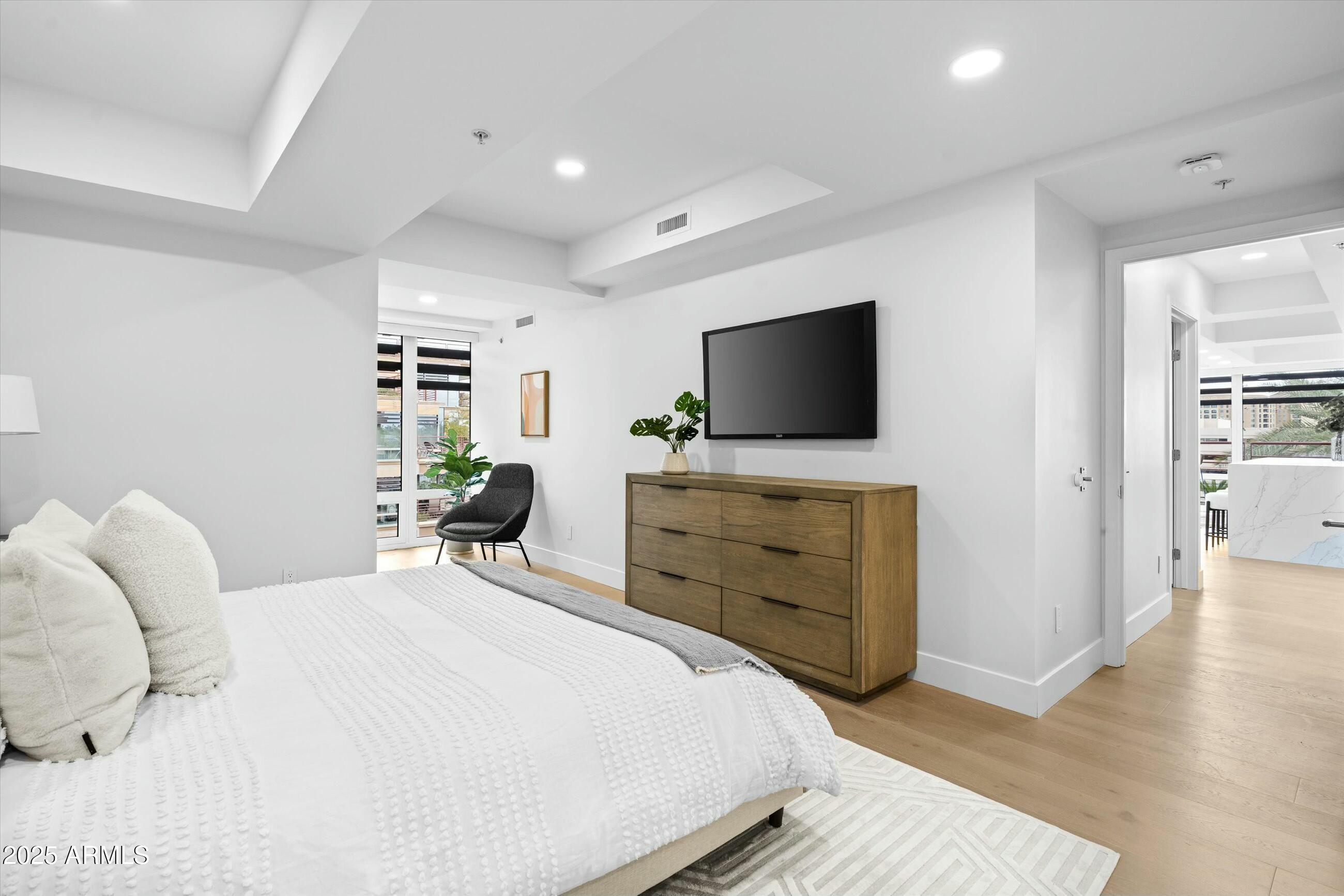 7137 E RANCHO VISTA Drive, 5001
