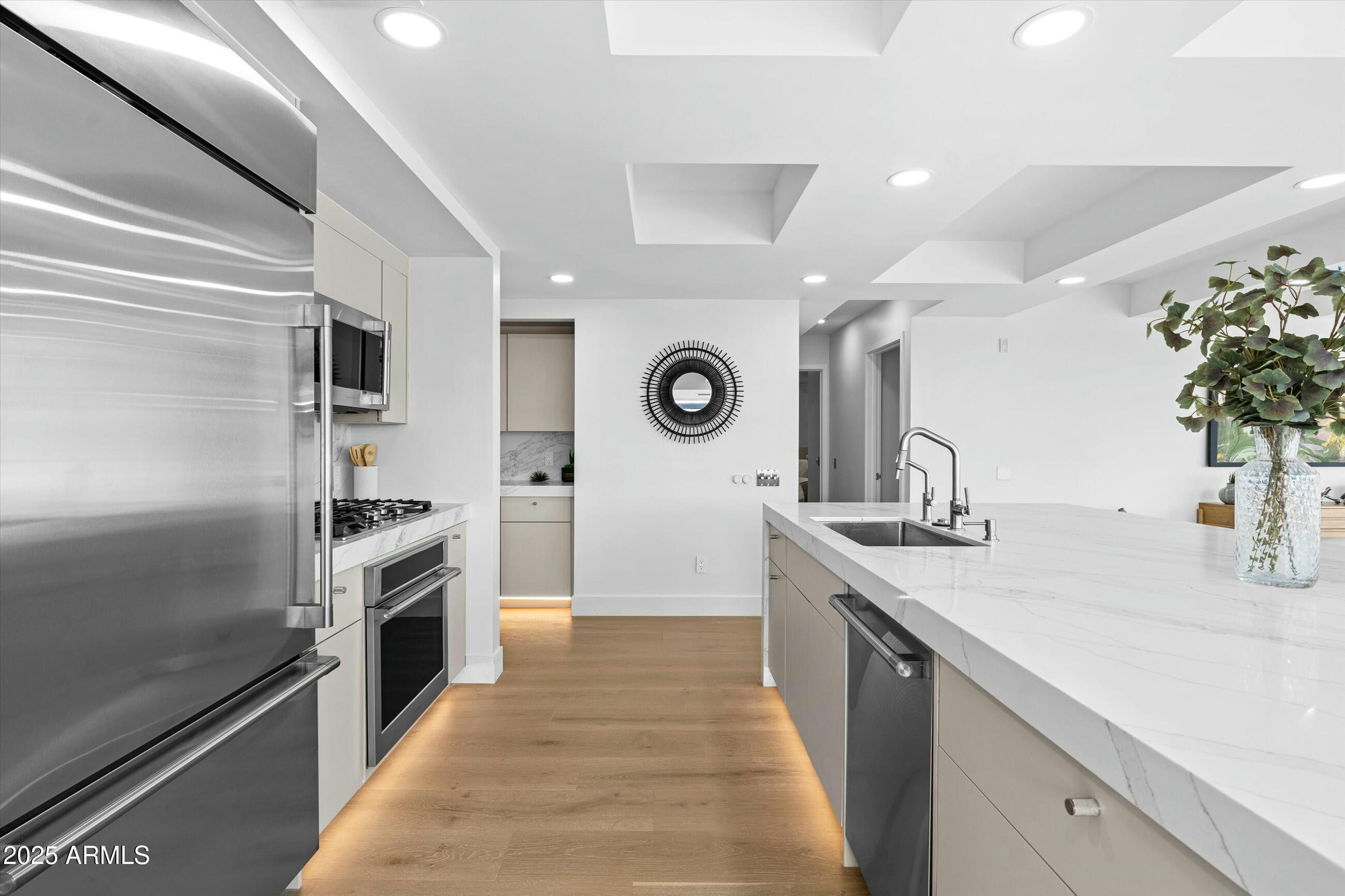 7137 E RANCHO VISTA Drive, 5001