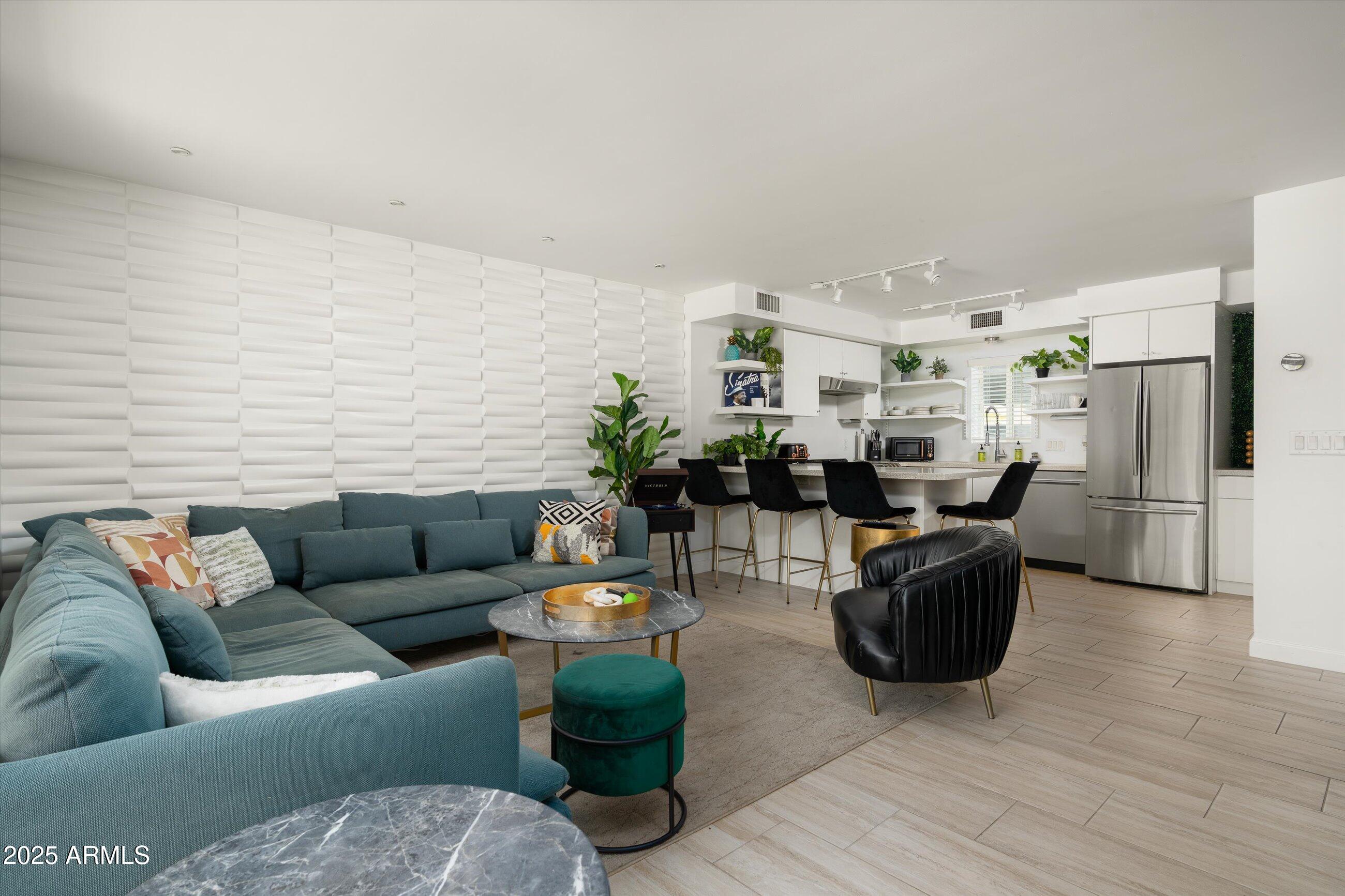 7601 E 2ND Street, 20