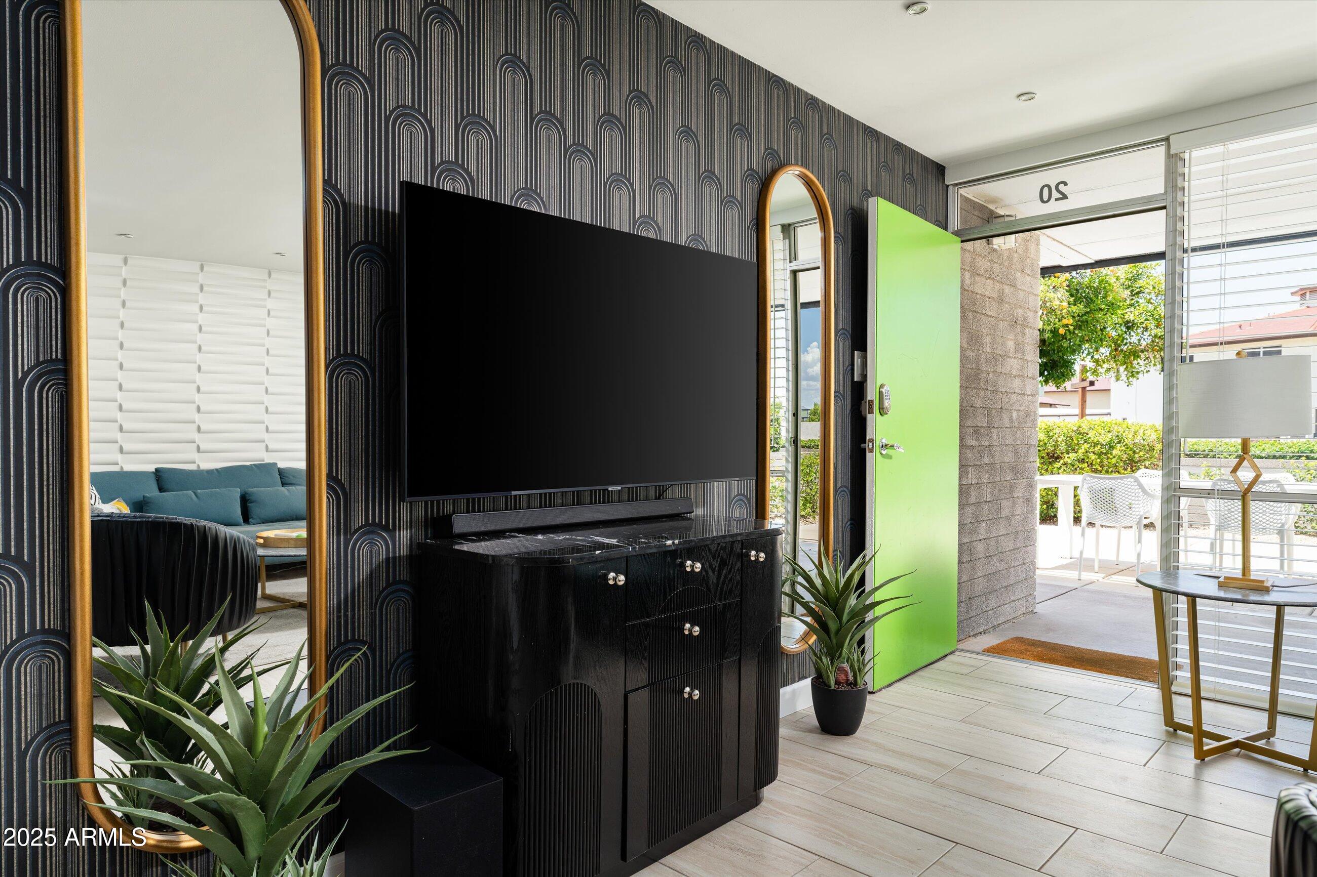 7601 E 2ND Street, 20