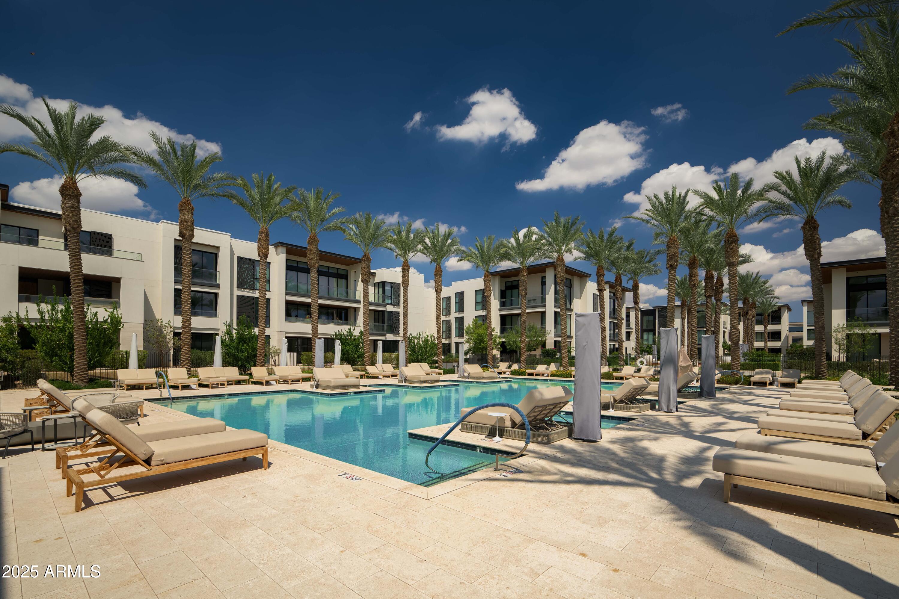 6587 N PALMERAIE Boulevard, 3020
