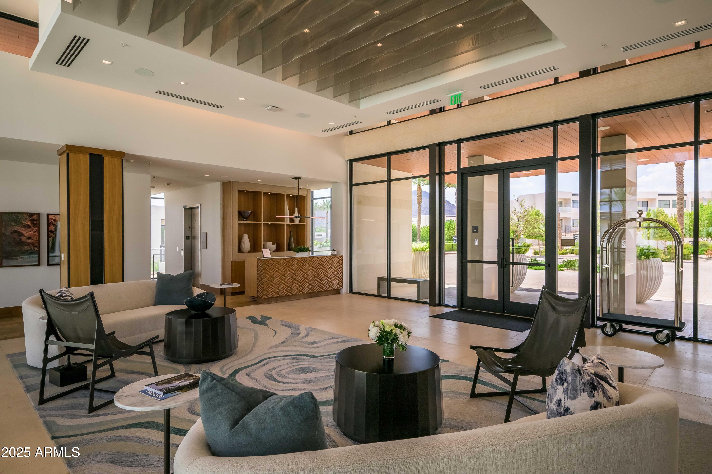 6587 N PALMERAIE Boulevard, 3020