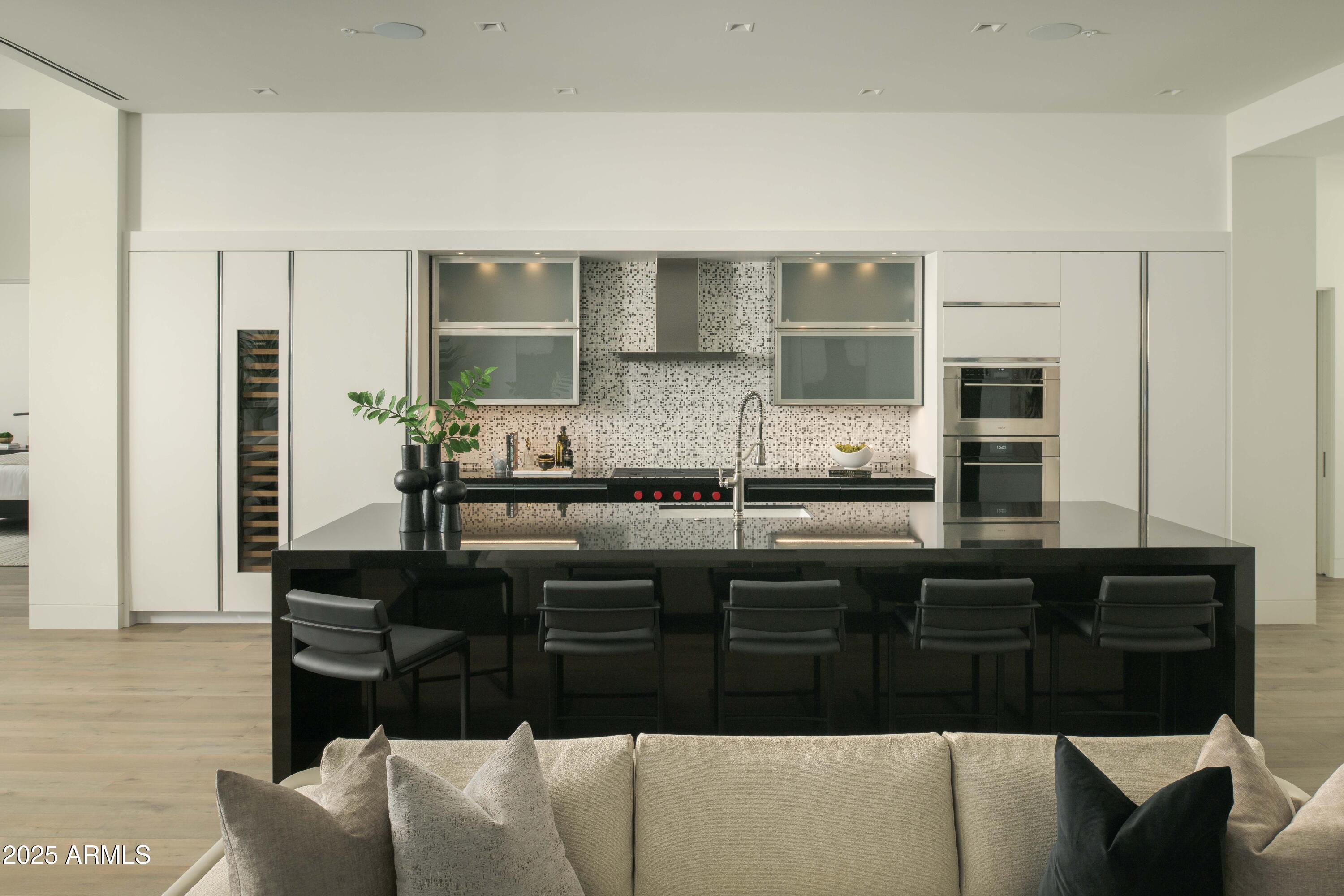 6587 N PALMERAIE Boulevard, 3020