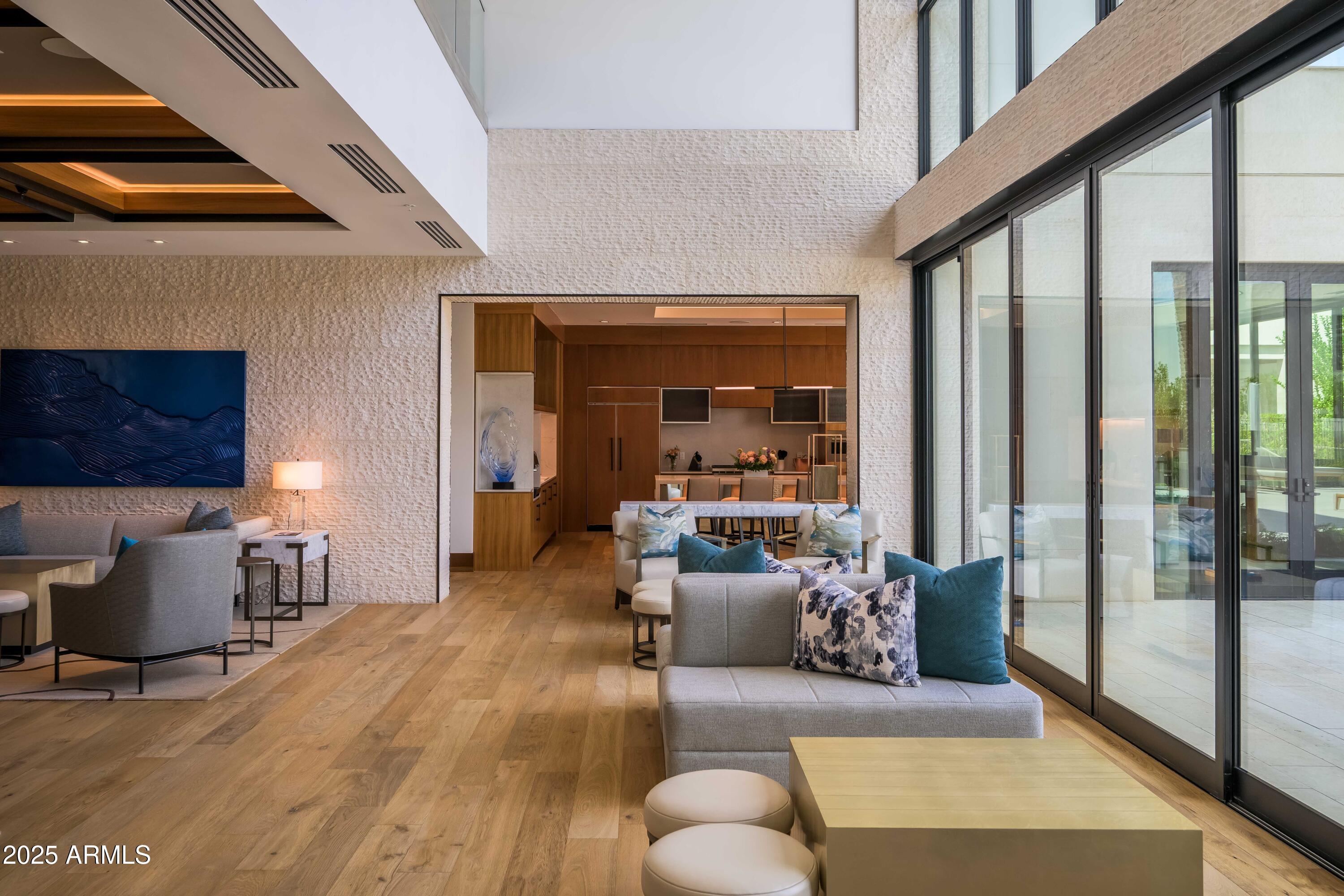 6587 N PALMERAIE Boulevard, 3020