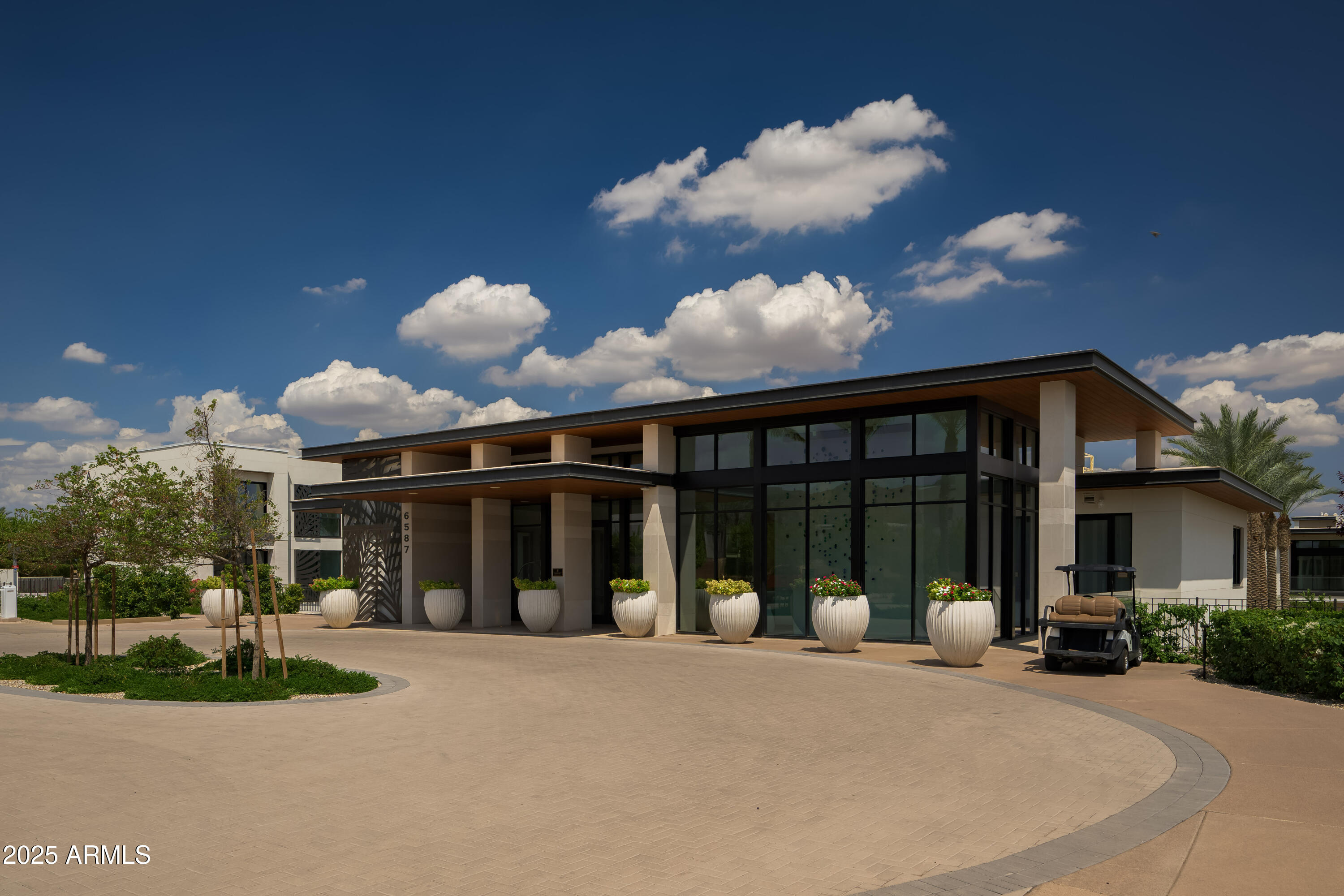 6587 N PALMERAIE Boulevard, 3020