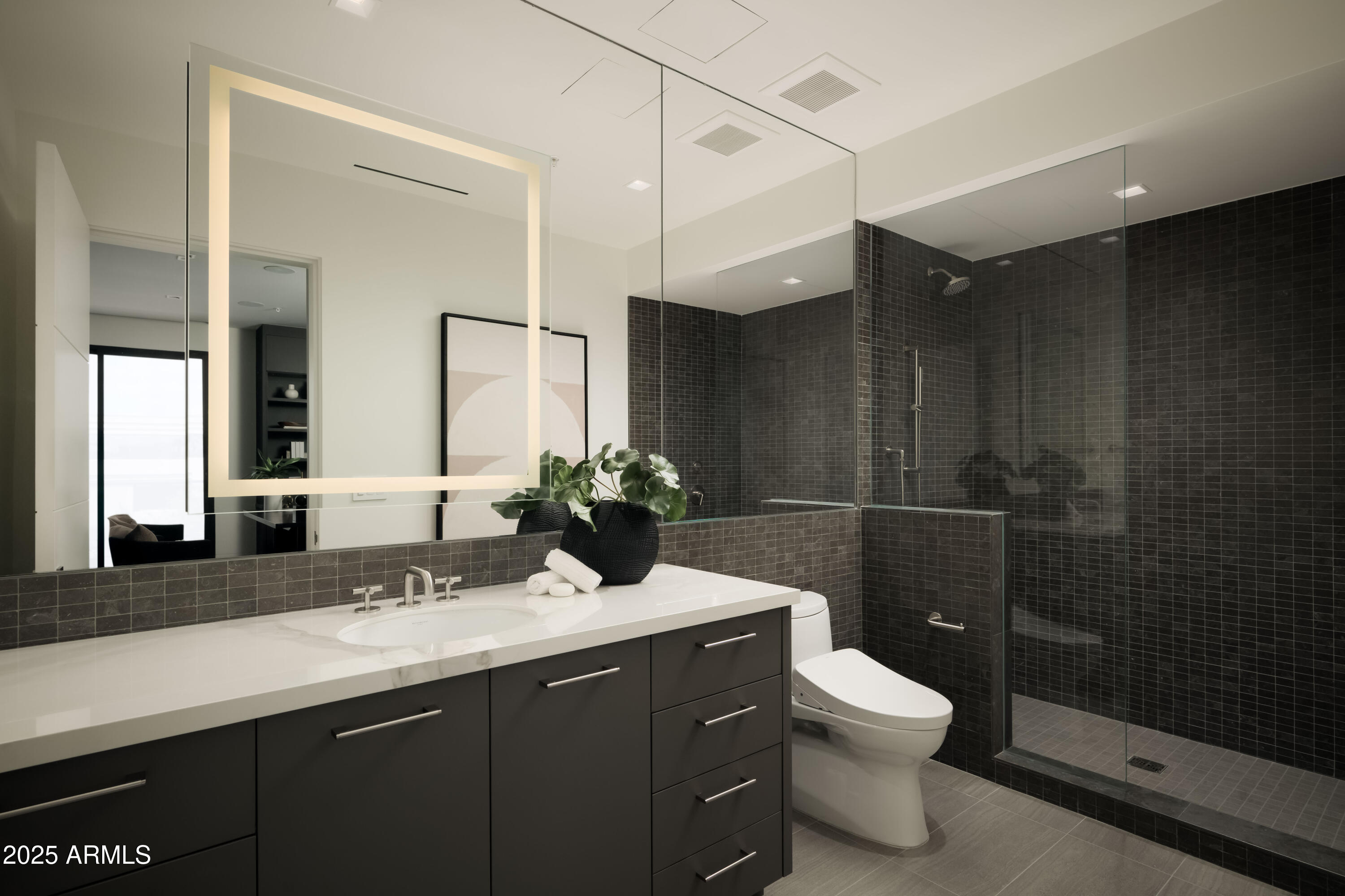 6587 N PALMERAIE Boulevard, 3020