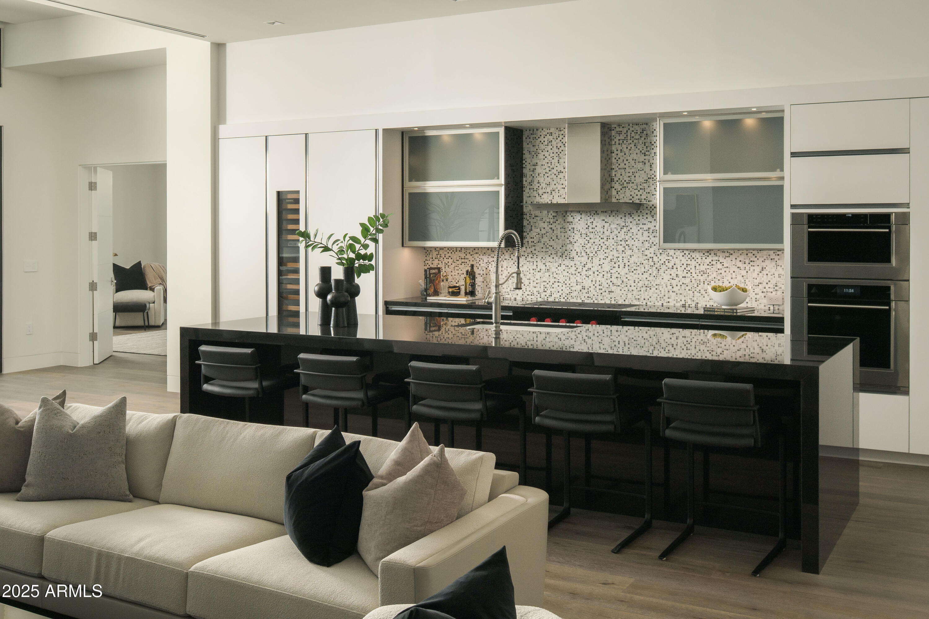 6587 N PALMERAIE Boulevard, 3020