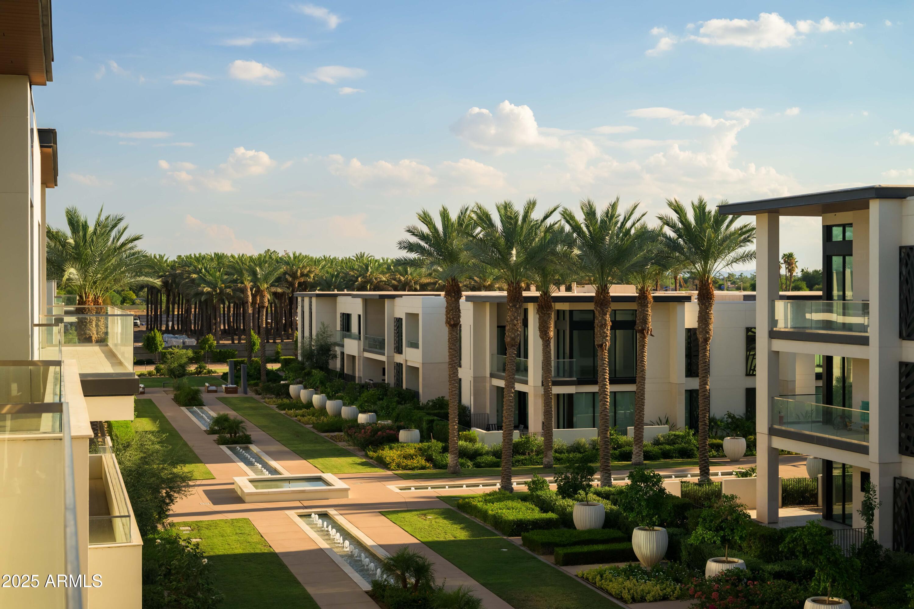 6587 N PALMERAIE Boulevard, 3020