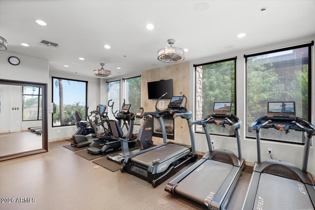 4931 N WOODMERE FAIRWAY 1005