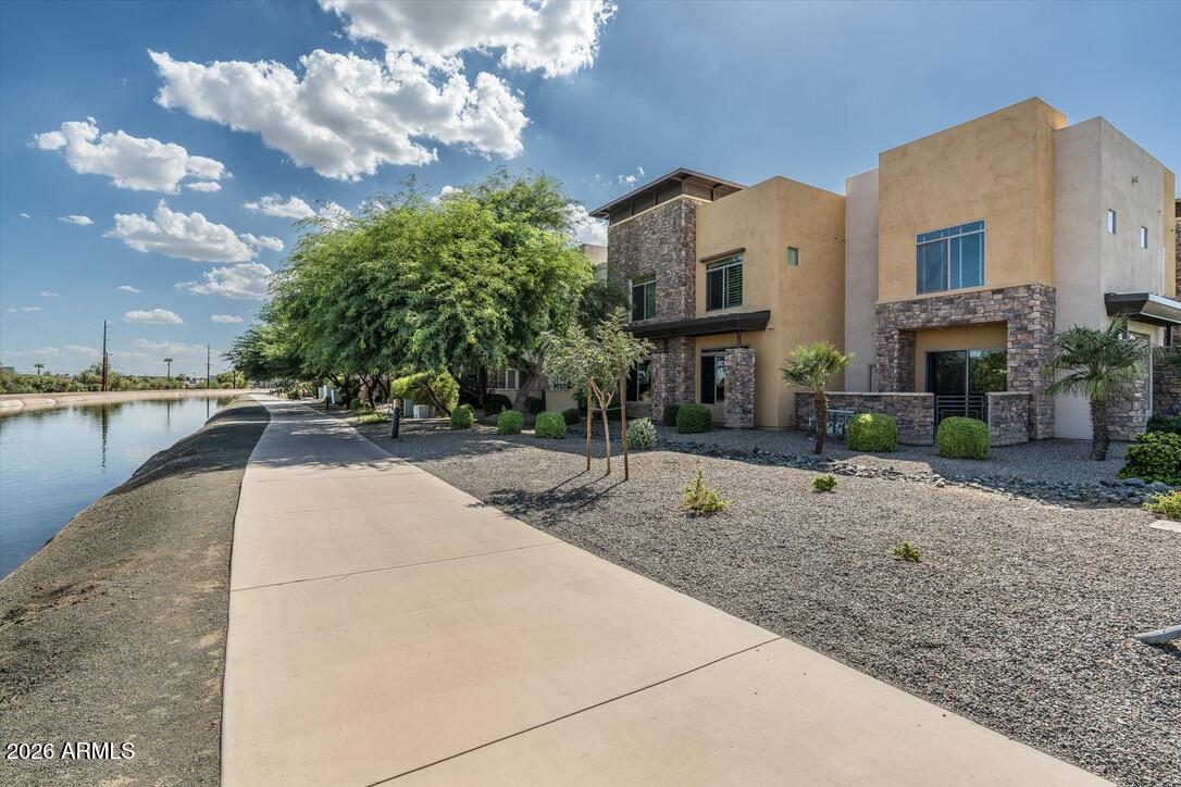 4931 N WOODMERE FAIRWAY 1005