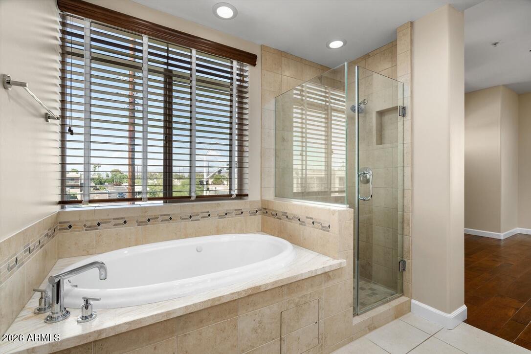 4931 N WOODMERE FAIRWAY 1005